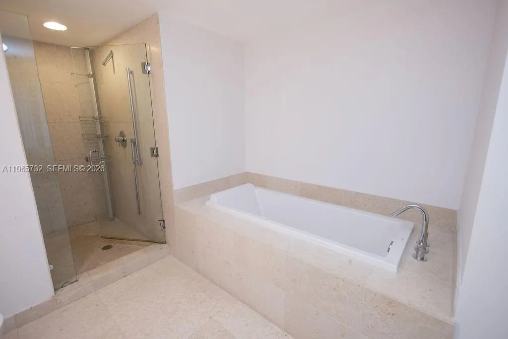 475 Brickell Ave 1715, Miami, Florida 33131, Miami, Florida 33131, 2 Bedrooms Bedrooms, ,2 BathroomsBathrooms,Residential,For Sale,475 Brickell Ave 1715, Miami, Florida 33131,A11965732