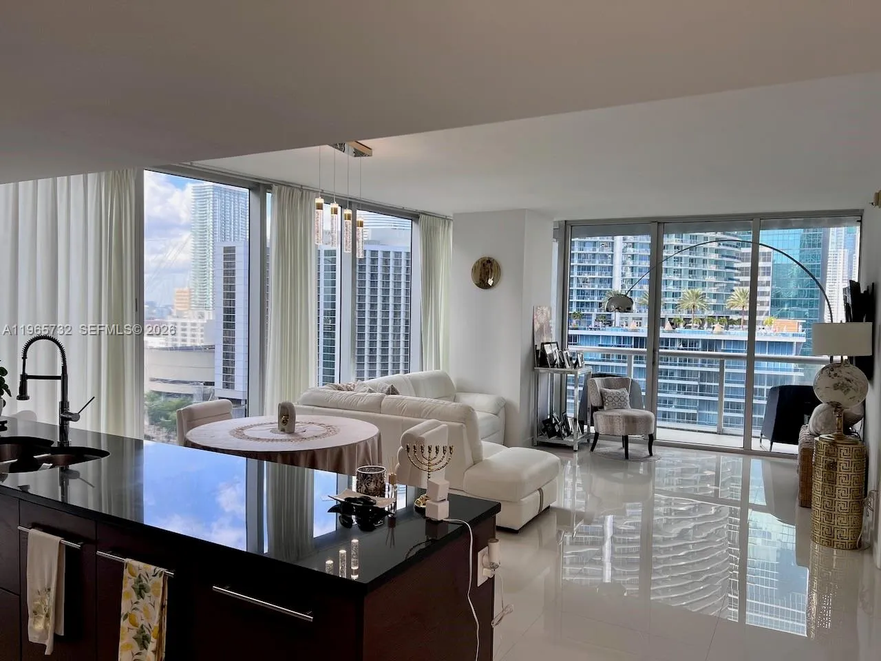 475 Brickell Ave 1715, Miami, Florida 33131, Miami, Florida 33131, 2 Bedrooms Bedrooms, ,2 BathroomsBathrooms,Residential,For Sale,475 Brickell Ave 1715, Miami, Florida 33131,A11965732
