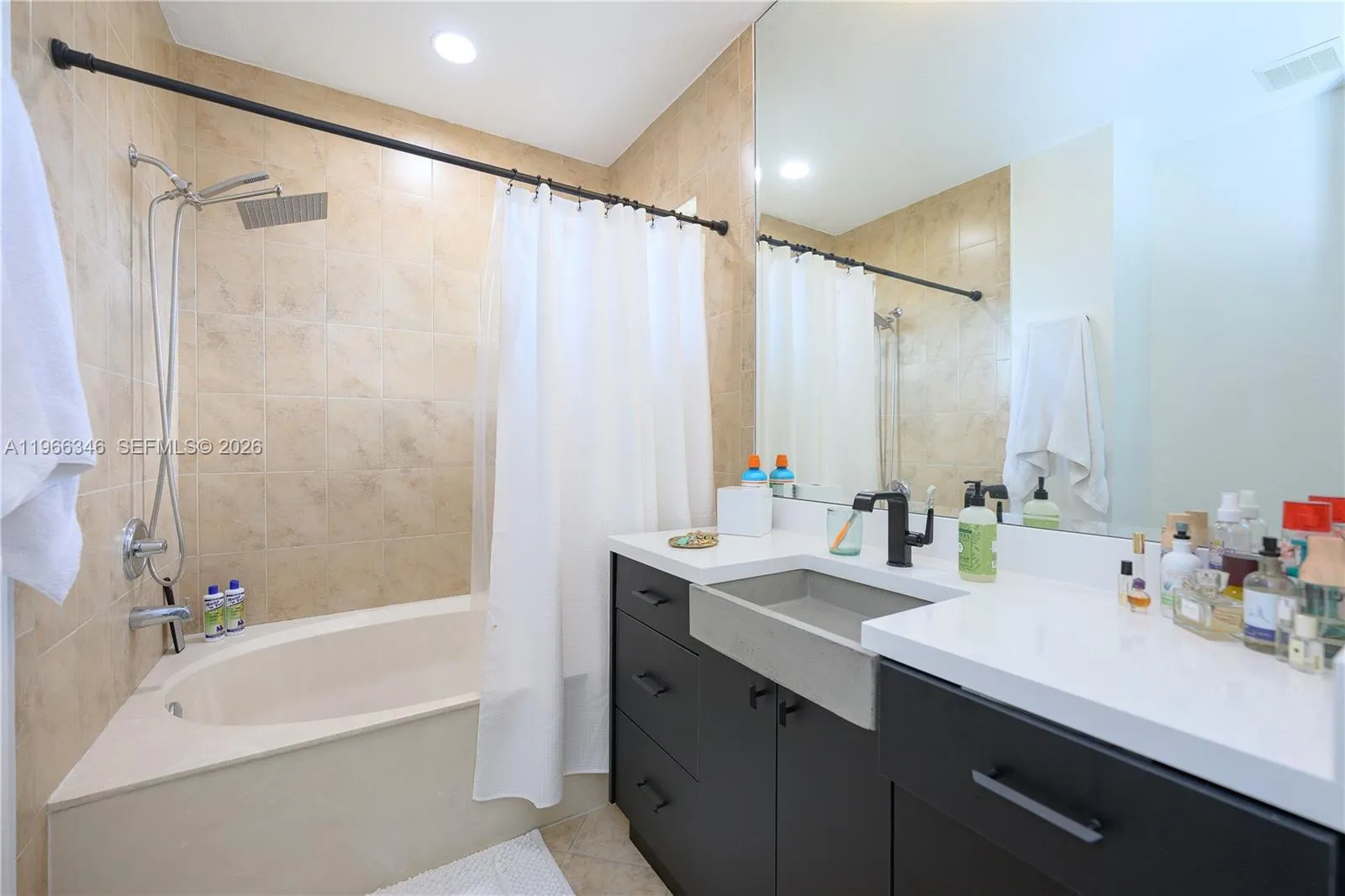 17815 Nw 74th Ct 17815, Hialeah, Florida 33015, Hialeah, Florida 33015, 2 Bedrooms Bedrooms, ,2 BathroomsBathrooms,Residential Lease,For Rent,17815 Nw 74th Ct 17815, Hialeah, Florida 33015,A11966346