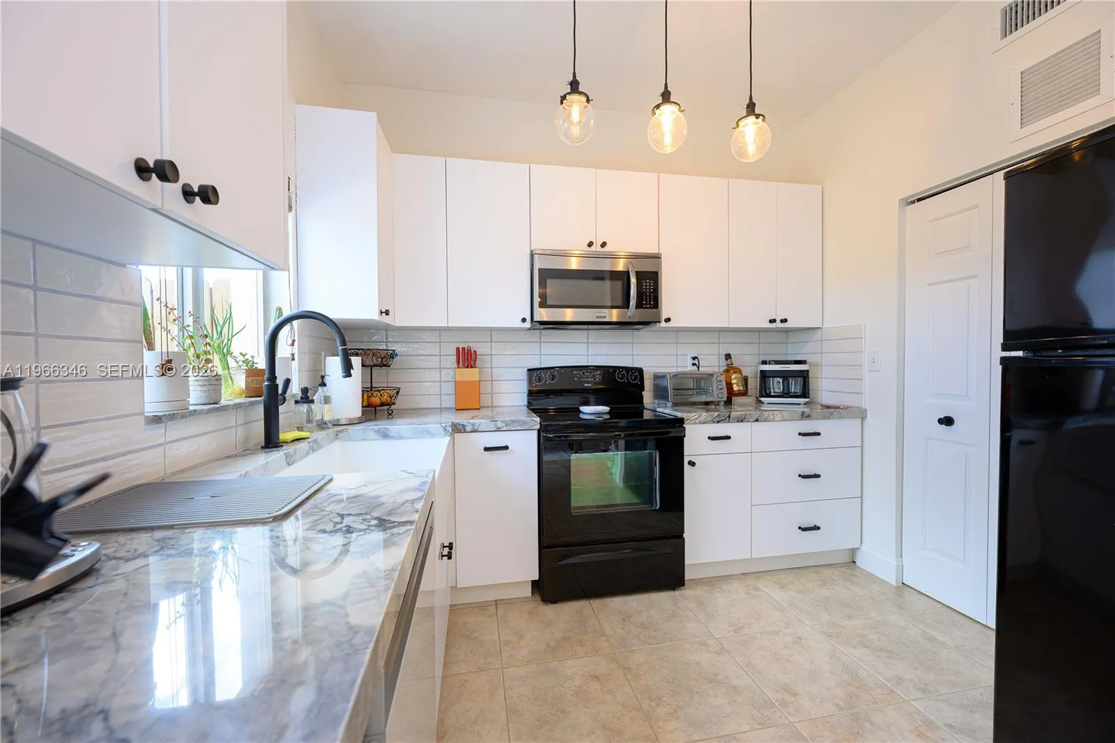 17815 Nw 74th Ct 17815, Hialeah, Florida 33015, Hialeah, Florida 33015, 2 Bedrooms Bedrooms, ,2 BathroomsBathrooms,Residential Lease,For Rent,17815 Nw 74th Ct 17815, Hialeah, Florida 33015,A11966346