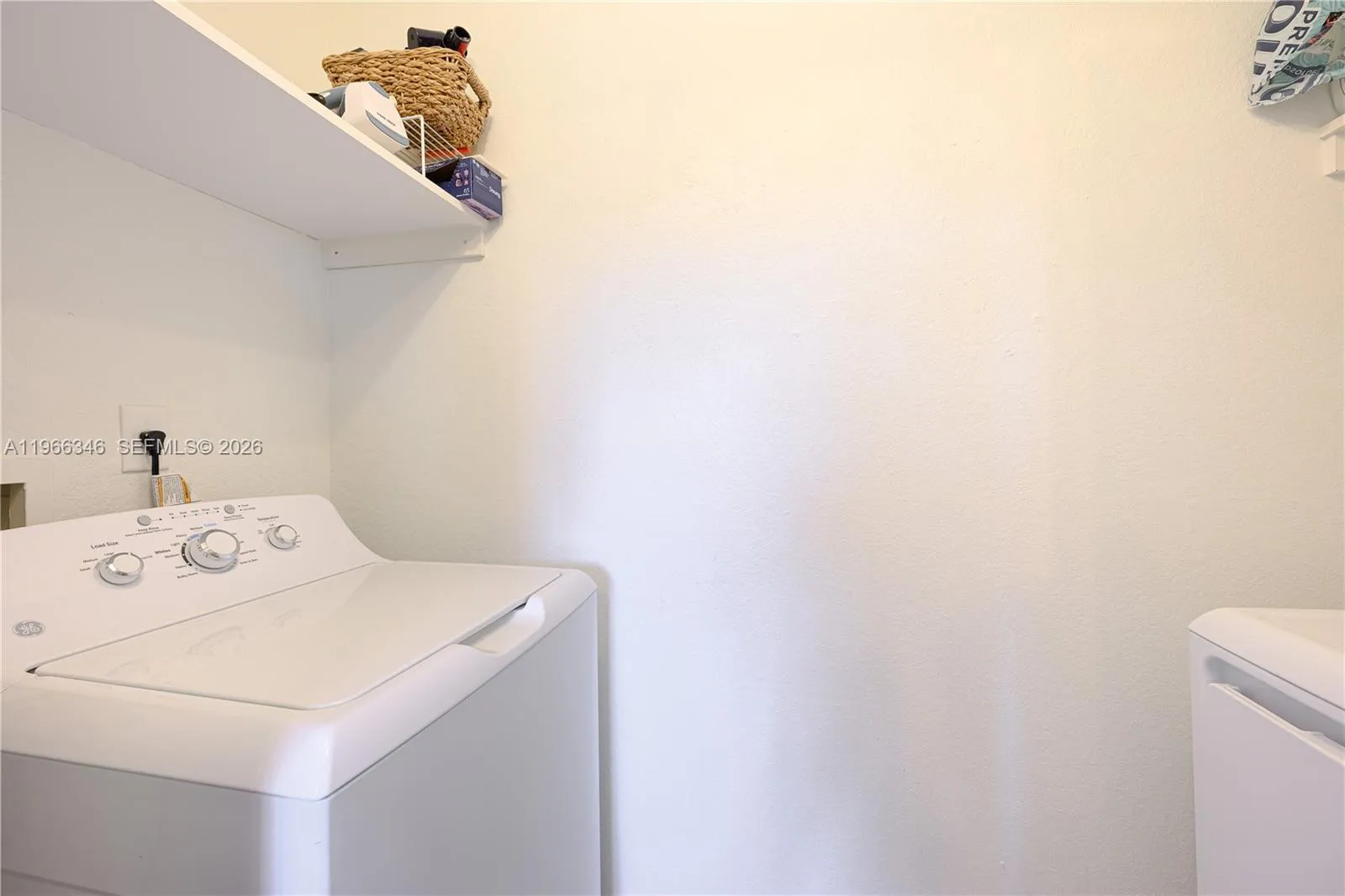 17815 Nw 74th Ct 17815, Hialeah, Florida 33015, Hialeah, Florida 33015, 2 Bedrooms Bedrooms, ,2 BathroomsBathrooms,Residential Lease,For Rent,17815 Nw 74th Ct 17815, Hialeah, Florida 33015,A11966346