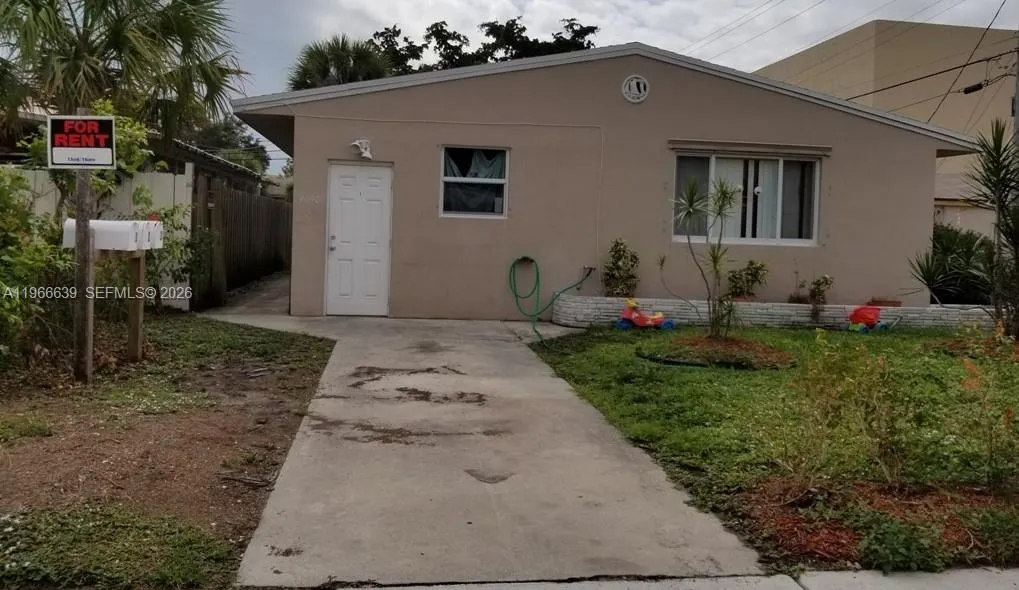 2040 Pierce St 1, Hollywood, Florida 33020, Hollywood, Florida 33020, 1 Bedroom Bedrooms, ,1 BathroomBathrooms,Residential Lease,For Rent,2040 Pierce St 1, Hollywood, Florida 33020,A11966639 2040 Pierce St 1, Hollywood, Florida 33020, Hollywood, Florida 33020, 1 Bedroom Bedrooms, ,1 BathroomBathrooms,Residential Lease,For Rent,2040 Pierce St 1, Hollywood, Florida 33020,A11966639