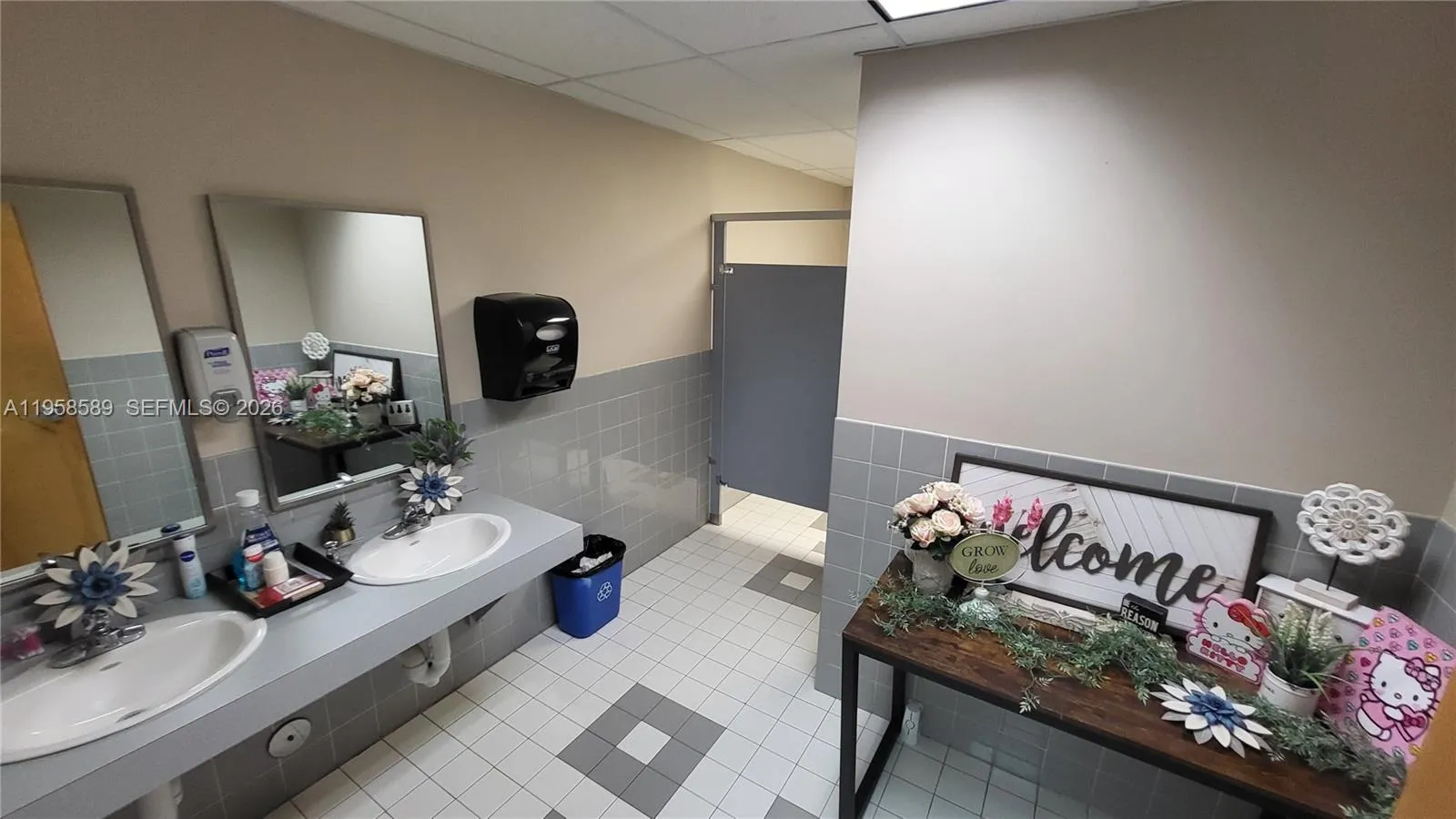 74 Sw 12 Ave, Dania Beach, Florida 33004, Dania Beach, Florida 33004, ,Commercial Lease,For Rent,74 Sw 12 Ave, Dania Beach, Florida 33004,A11958589