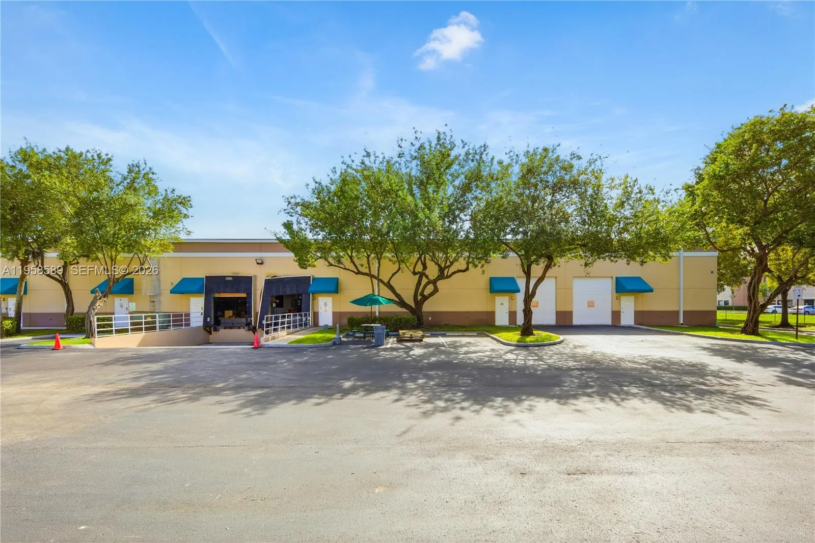 74 Sw 12 Ave, Dania Beach, Florida 33004, Dania Beach, Florida 33004, ,Commercial Lease,For Rent,74 Sw 12 Ave, Dania Beach, Florida 33004,A11958589