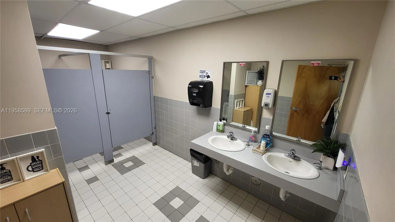 74 Sw 12 Ave, Dania Beach, Florida 33004, Dania Beach, Florida 33004, ,Commercial Lease,For Rent,74 Sw 12 Ave, Dania Beach, Florida 33004,A11958589