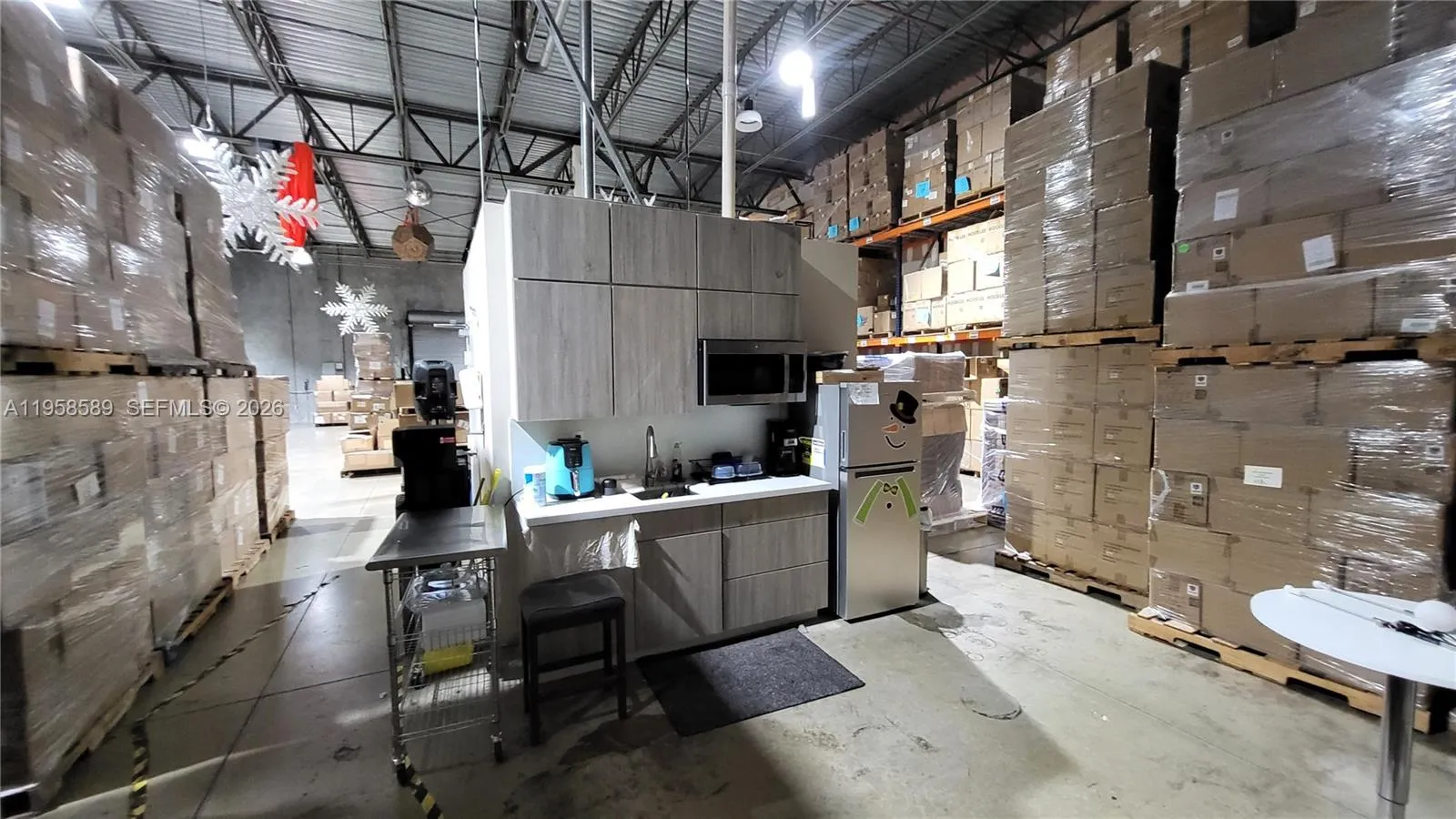 74 Sw 12 Ave, Dania Beach, Florida 33004, Dania Beach, Florida 33004, ,Commercial Lease,For Rent,74 Sw 12 Ave, Dania Beach, Florida 33004,A11958589