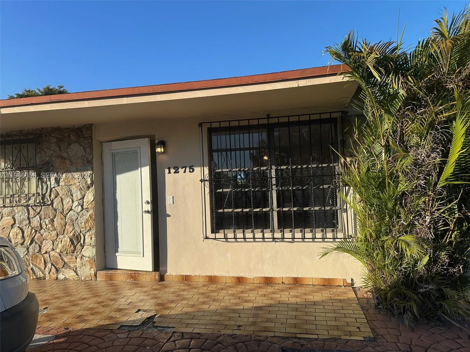 1275 W 31st St 1, Hialeah, Florida 33012, Hialeah, Florida 33012, 2 Bedrooms Bedrooms, ,2 BathroomsBathrooms,Residential Lease,For Rent,1275 W 31st St 1, Hialeah, Florida 33012,A11966656