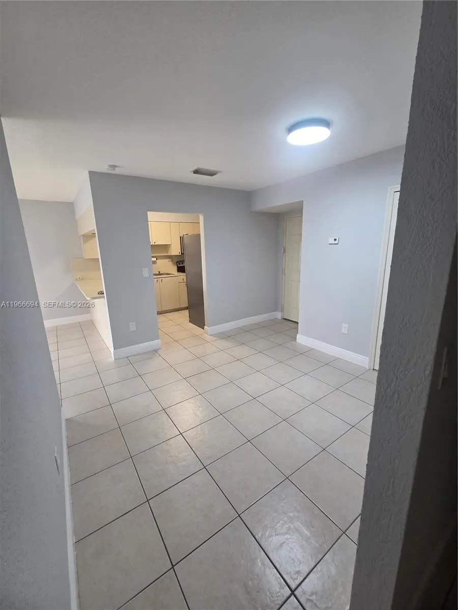 8425 Nw 8th St 304, Miami, Florida 33126, Miami, Florida 33126, 2 Bedrooms Bedrooms, ,2 BathroomsBathrooms,Residential Lease,For Rent,8425 Nw 8th St 304, Miami, Florida 33126,A11966694