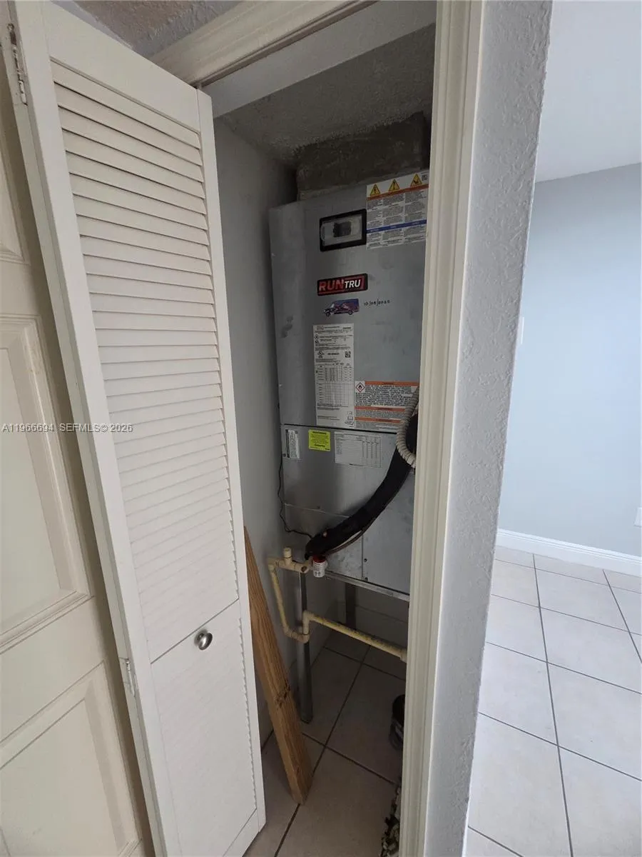 8425 Nw 8th St 304, Miami, Florida 33126, Miami, Florida 33126, 2 Bedrooms Bedrooms, ,2 BathroomsBathrooms,Residential Lease,For Rent,8425 Nw 8th St 304, Miami, Florida 33126,A11966694