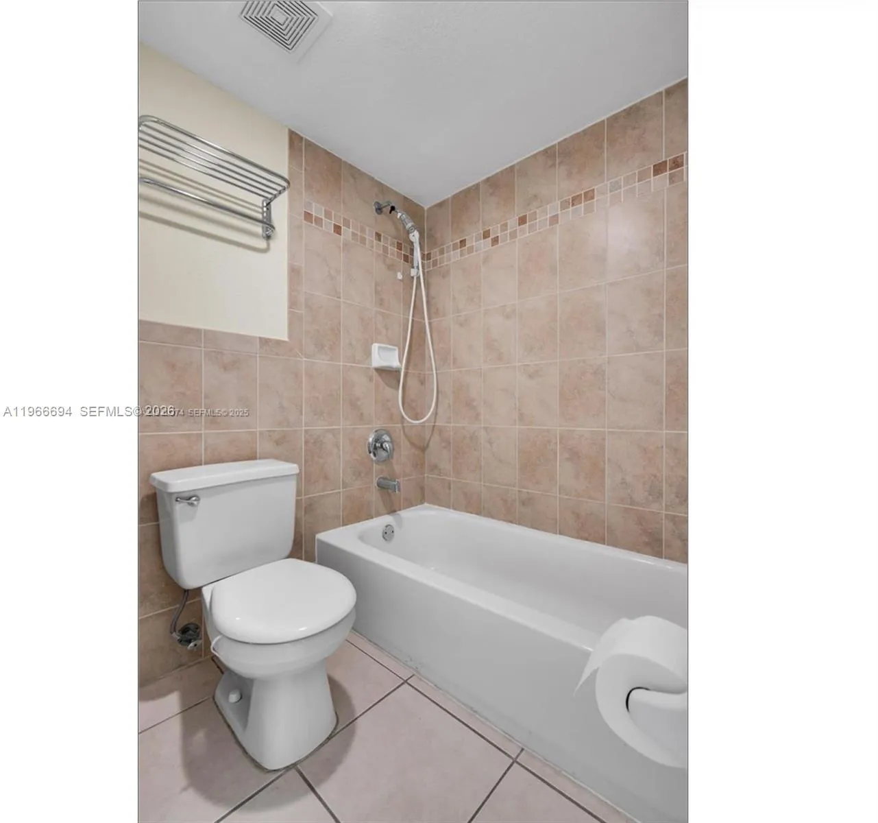 8425 Nw 8th St 304, Miami, Florida 33126, Miami, Florida 33126, 2 Bedrooms Bedrooms, ,2 BathroomsBathrooms,Residential Lease,For Rent,8425 Nw 8th St 304, Miami, Florida 33126,A11966694
