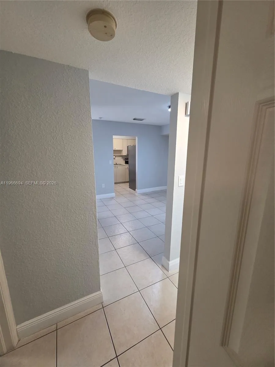 8425 Nw 8th St 304, Miami, Florida 33126, Miami, Florida 33126, 2 Bedrooms Bedrooms, ,2 BathroomsBathrooms,Residential Lease,For Rent,8425 Nw 8th St 304, Miami, Florida 33126,A11966694