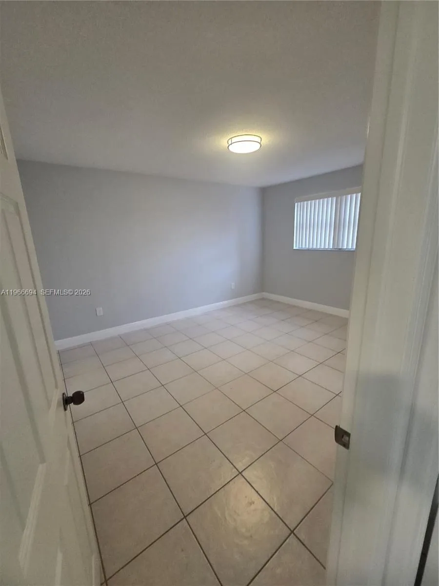 8425 Nw 8th St 304, Miami, Florida 33126, Miami, Florida 33126, 2 Bedrooms Bedrooms, ,2 BathroomsBathrooms,Residential Lease,For Rent,8425 Nw 8th St 304, Miami, Florida 33126,A11966694