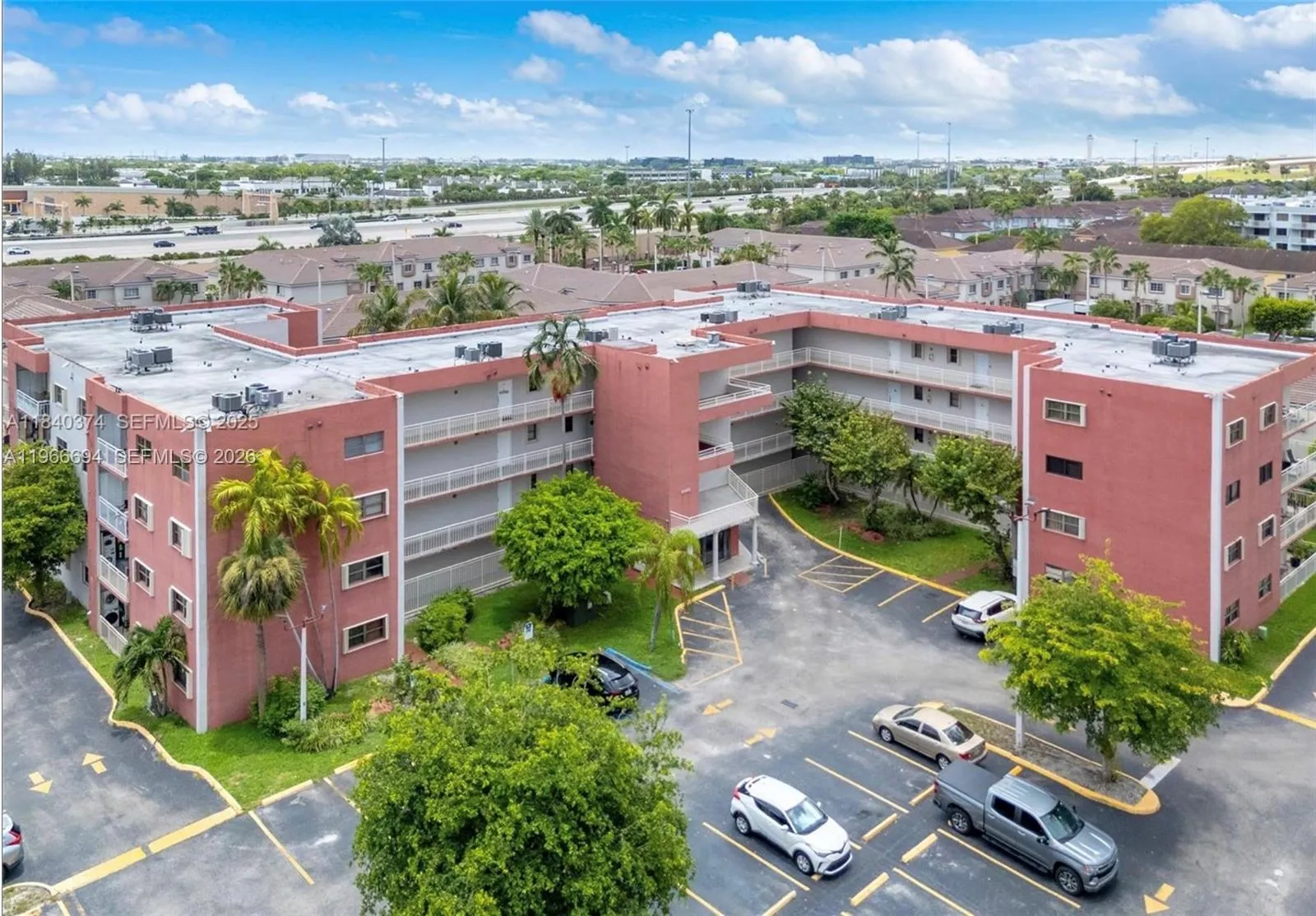 8425 Nw 8th St 304, Miami, Florida 33126, Miami, Florida 33126, 2 Bedrooms Bedrooms, ,2 BathroomsBathrooms,Residential Lease,For Rent,8425 Nw 8th St 304, Miami, Florida 33126,A11966694