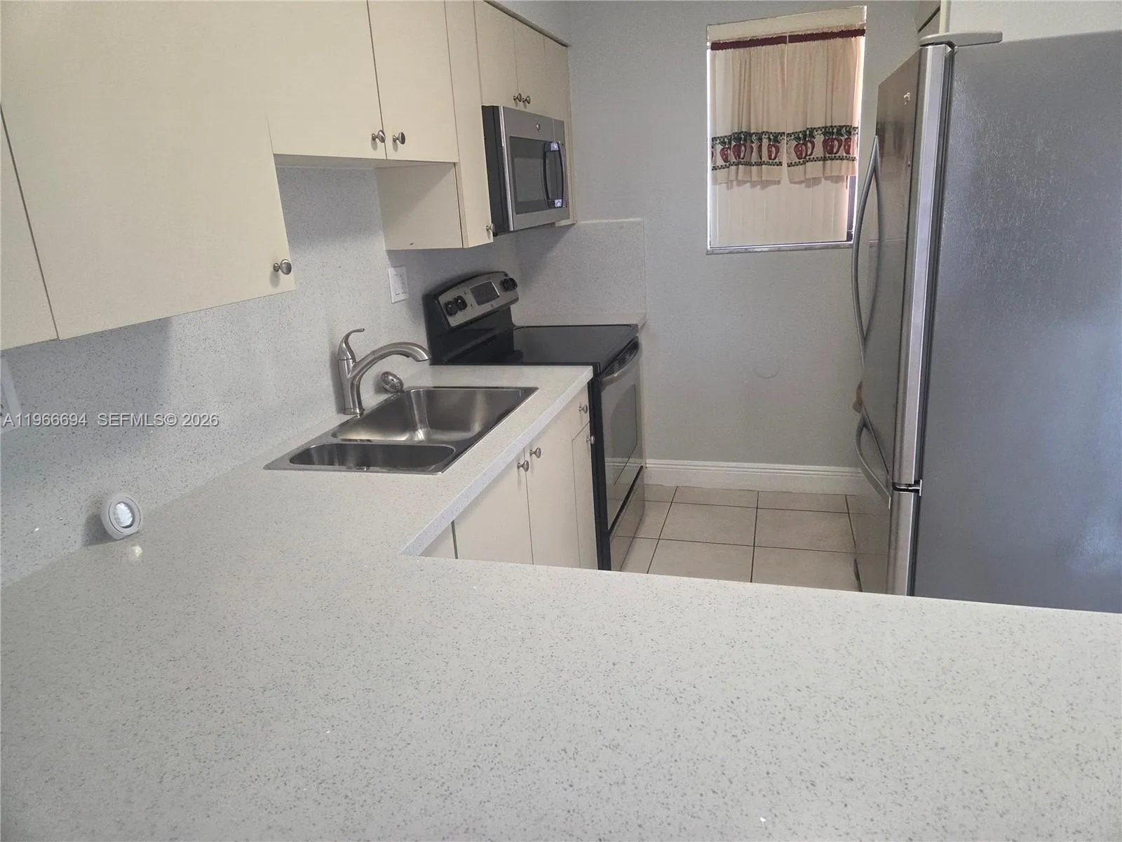 8425 Nw 8th St 304, Miami, Florida 33126, Miami, Florida 33126, 2 Bedrooms Bedrooms, ,2 BathroomsBathrooms,Residential Lease,For Rent,8425 Nw 8th St 304, Miami, Florida 33126,A11966694