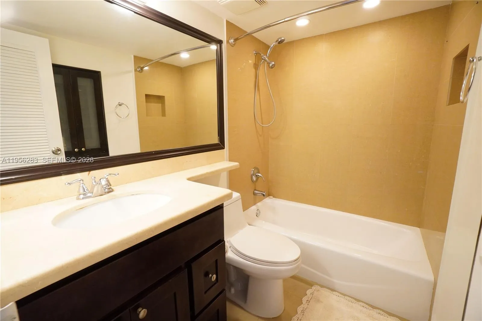 2715 Tigertail Ave 606, Miami, Florida 33133, Miami, Florida 33133, 1 Bedroom Bedrooms, ,1 BathroomBathrooms,Residential Lease,For Rent,2715 Tigertail Ave 606, Miami, Florida 33133,A11956283