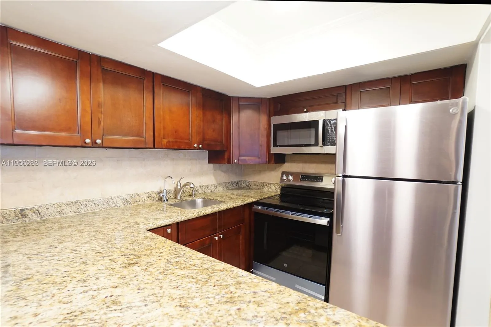 2715 Tigertail Ave 606, Miami, Florida 33133, Miami, Florida 33133, 1 Bedroom Bedrooms, ,1 BathroomBathrooms,Residential Lease,For Rent,2715 Tigertail Ave 606, Miami, Florida 33133,A11956283