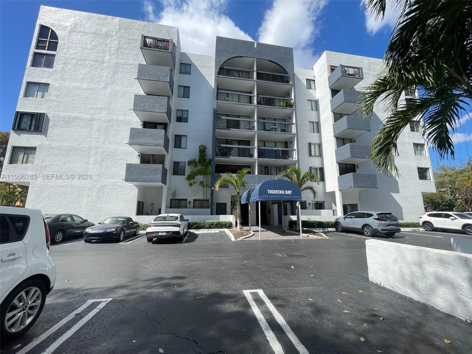 2715 Tigertail Ave 606, Miami, Florida 33133, Miami, Florida 33133, 1 Bedroom Bedrooms, ,1 BathroomBathrooms,Residential Lease,For Rent,2715 Tigertail Ave 606, Miami, Florida 33133,A11956283