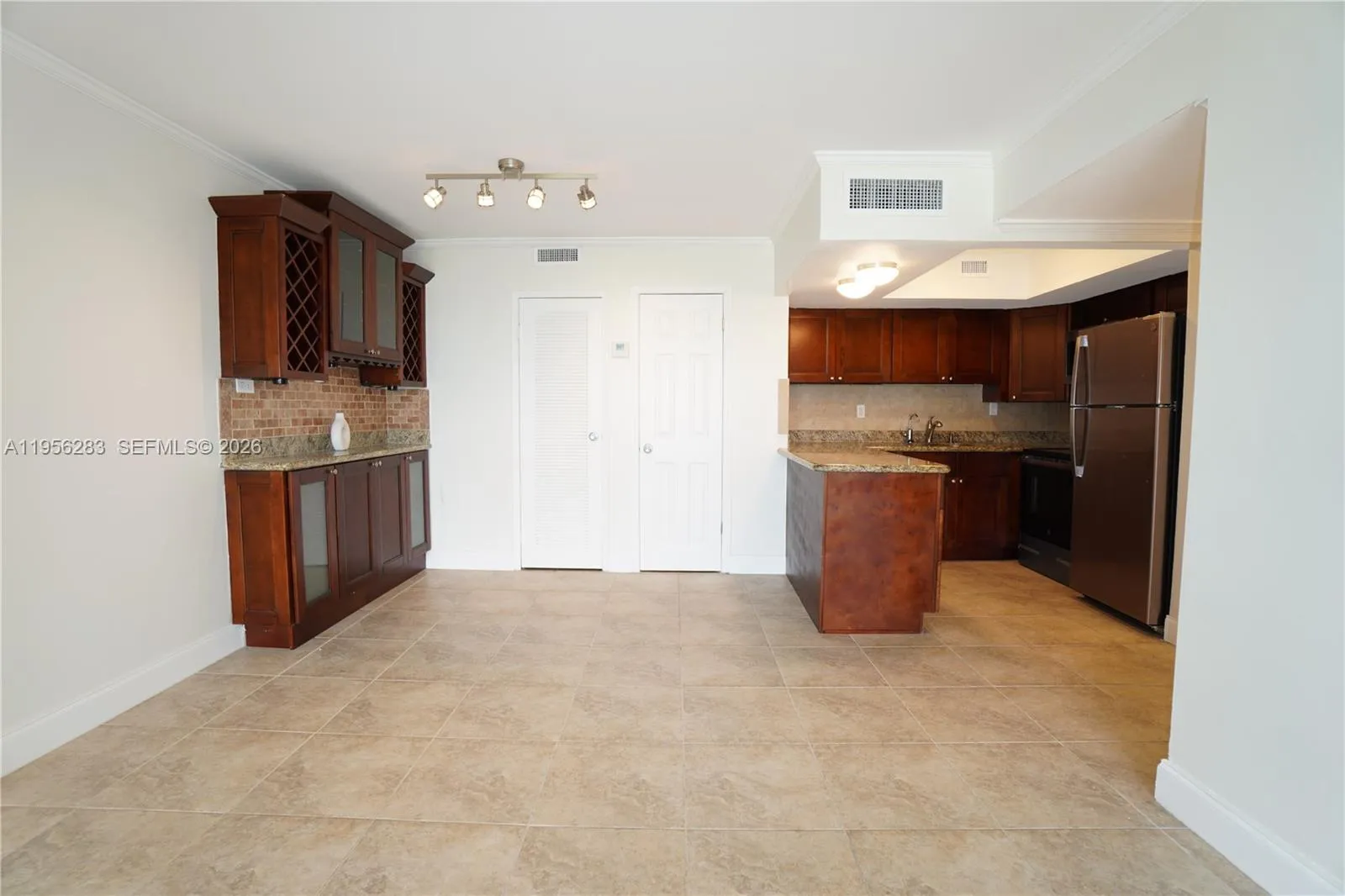 2715 Tigertail Ave 606, Miami, Florida 33133, Miami, Florida 33133, 1 Bedroom Bedrooms, ,1 BathroomBathrooms,Residential Lease,For Rent,2715 Tigertail Ave 606, Miami, Florida 33133,A11956283