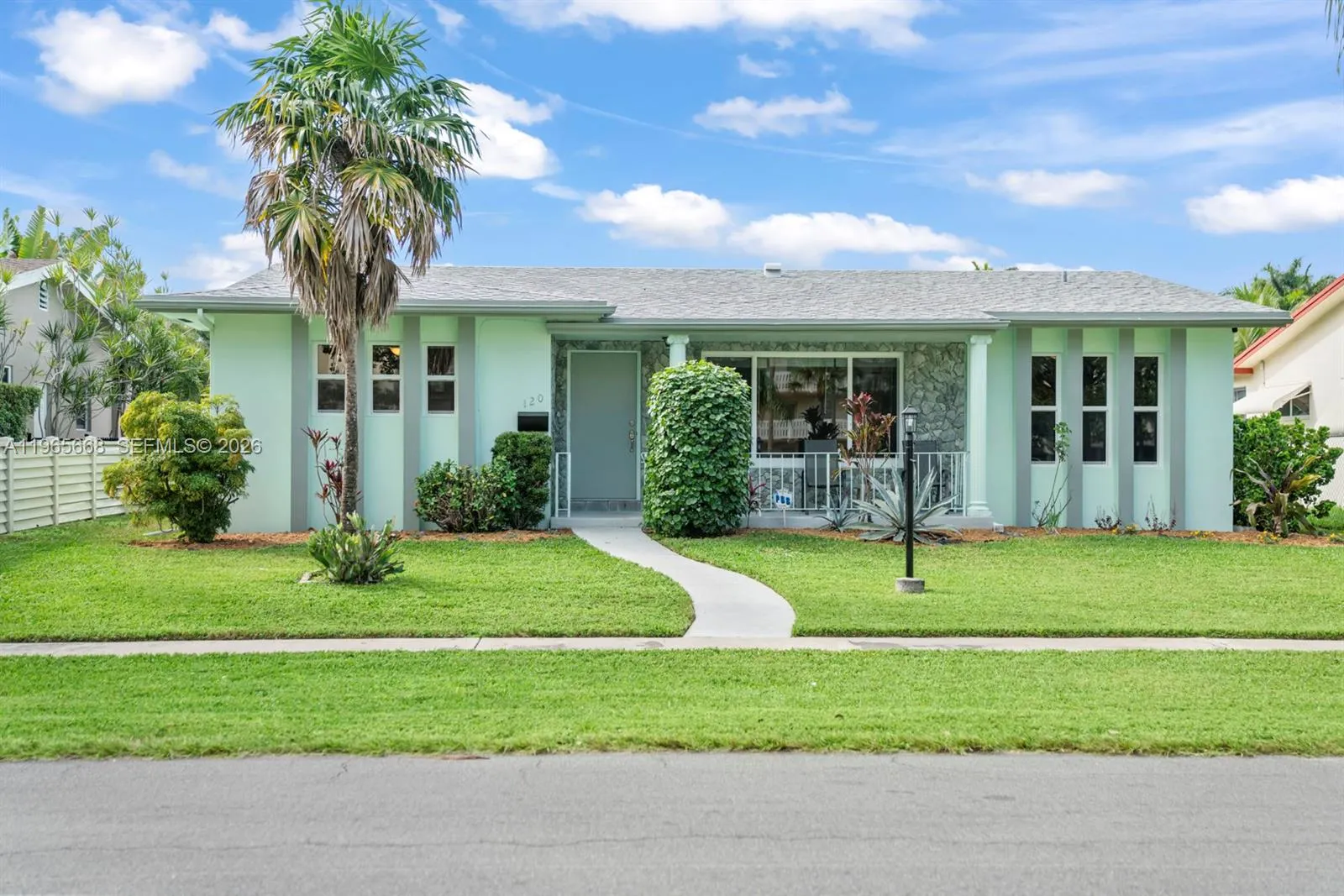 120 Se 3rd Ave, Dania Beach, Florida 33004, Dania Beach, Florida 33004, 2 Bedrooms Bedrooms, ,2 BathroomsBathrooms,Residential,For Sale,120 Se 3rd Ave, Dania Beach, Florida 33004,A11965668