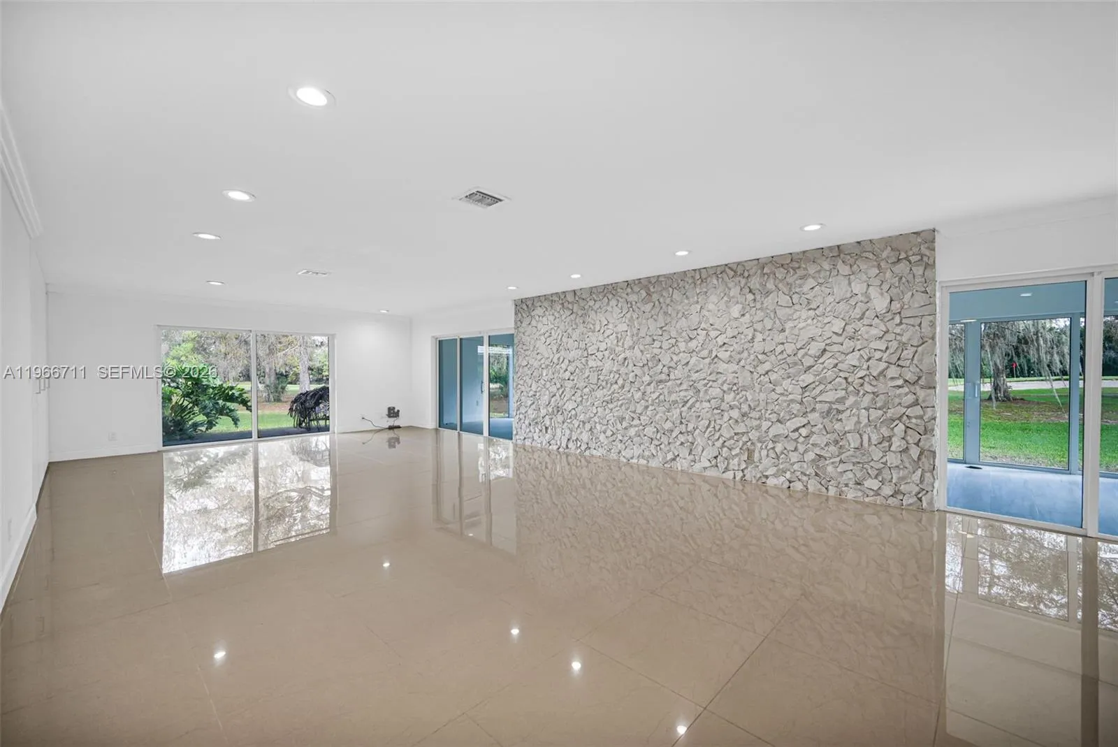 820 E Cypress Ln V-38, Pompano Beach, Florida 3306, Pompano Beach, Florida 33069, 3 Bedrooms Bedrooms, ,3 BathroomsBathrooms,Residential,For Sale,820 E Cypress Ln V-38, Pompano Beach, Florida 3306,A11966711