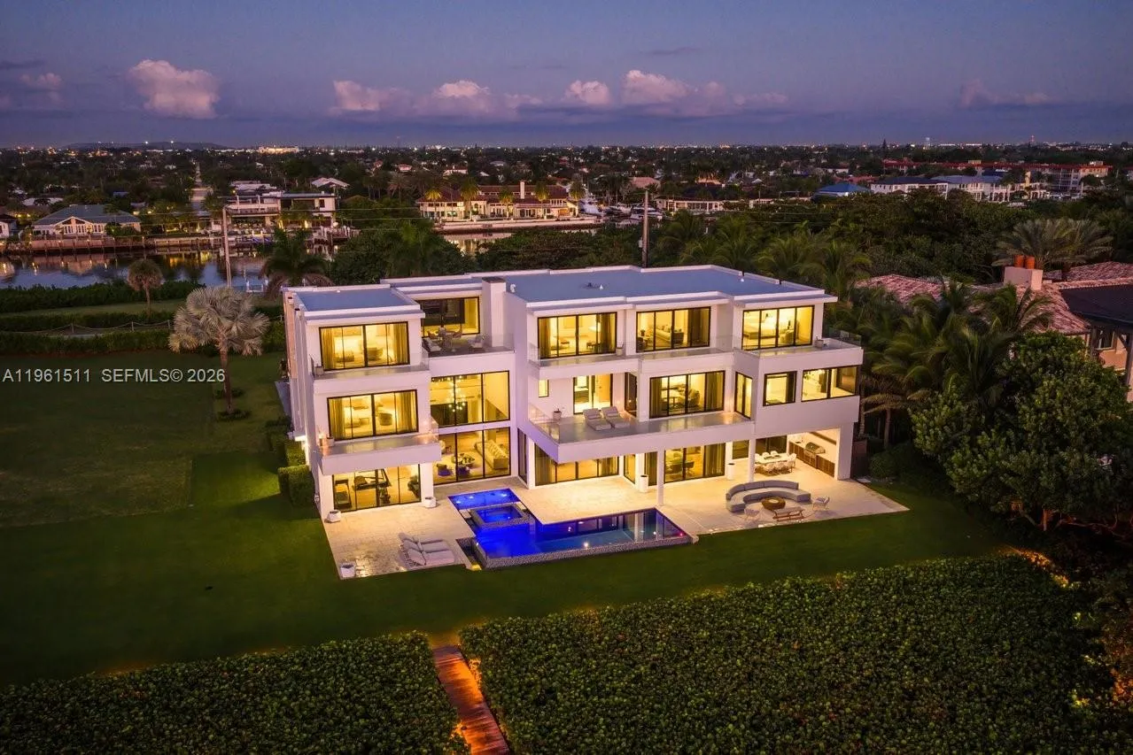 1107 Hillsboro Mile, Hillsboro Beach, Florida 3306, Hillsboro Beach, Florida 33062, 7 Bedrooms Bedrooms, ,8 BathroomsBathrooms,Residential,For Sale,1107 Hillsboro Mile, Hillsboro Beach, Florida 3306,A11961511