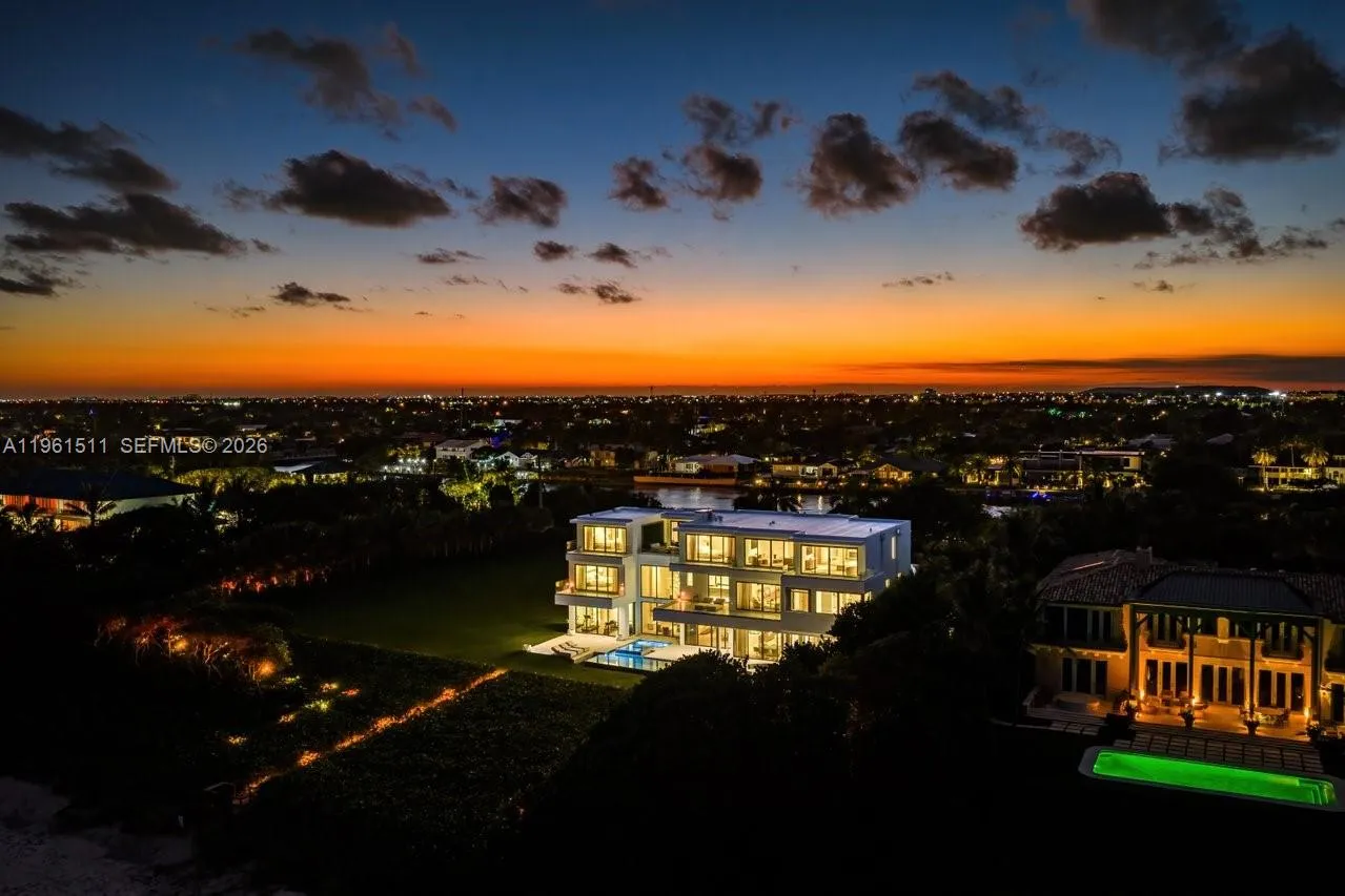1107 Hillsboro Mile, Hillsboro Beach, Florida 3306, Hillsboro Beach, Florida 33062, 7 Bedrooms Bedrooms, ,8 BathroomsBathrooms,Residential,For Sale,1107 Hillsboro Mile, Hillsboro Beach, Florida 3306,A11961511
