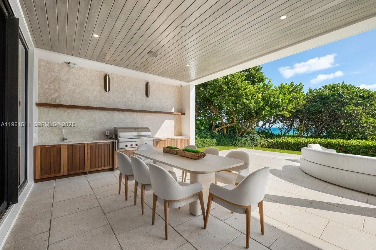 1107 Hillsboro Mile, Hillsboro Beach, Florida 3306, Hillsboro Beach, Florida 33062, 7 Bedrooms Bedrooms, ,8 BathroomsBathrooms,Residential,For Sale,1107 Hillsboro Mile, Hillsboro Beach, Florida 3306,A11961511