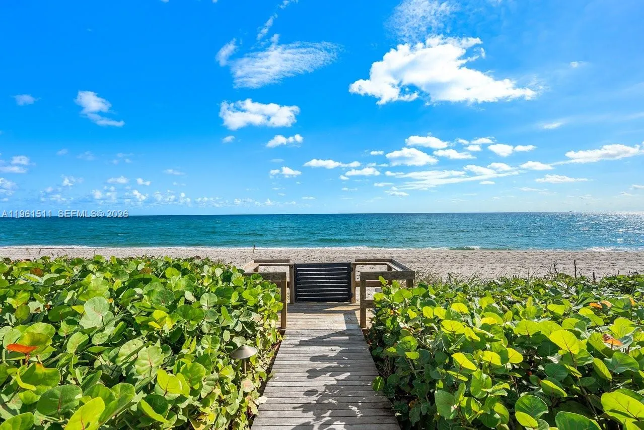 1107 Hillsboro Mile, Hillsboro Beach, Florida 3306, Hillsboro Beach, Florida 33062, 7 Bedrooms Bedrooms, ,8 BathroomsBathrooms,Residential,For Sale,1107 Hillsboro Mile, Hillsboro Beach, Florida 3306,A11961511