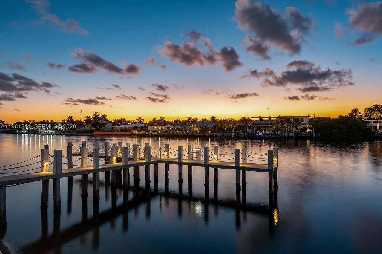 1107 Hillsboro Mile, Hillsboro Beach, Florida 3306, Hillsboro Beach, Florida 33062, 7 Bedrooms Bedrooms, ,8 BathroomsBathrooms,Residential,For Sale,1107 Hillsboro Mile, Hillsboro Beach, Florida 3306,A11961511