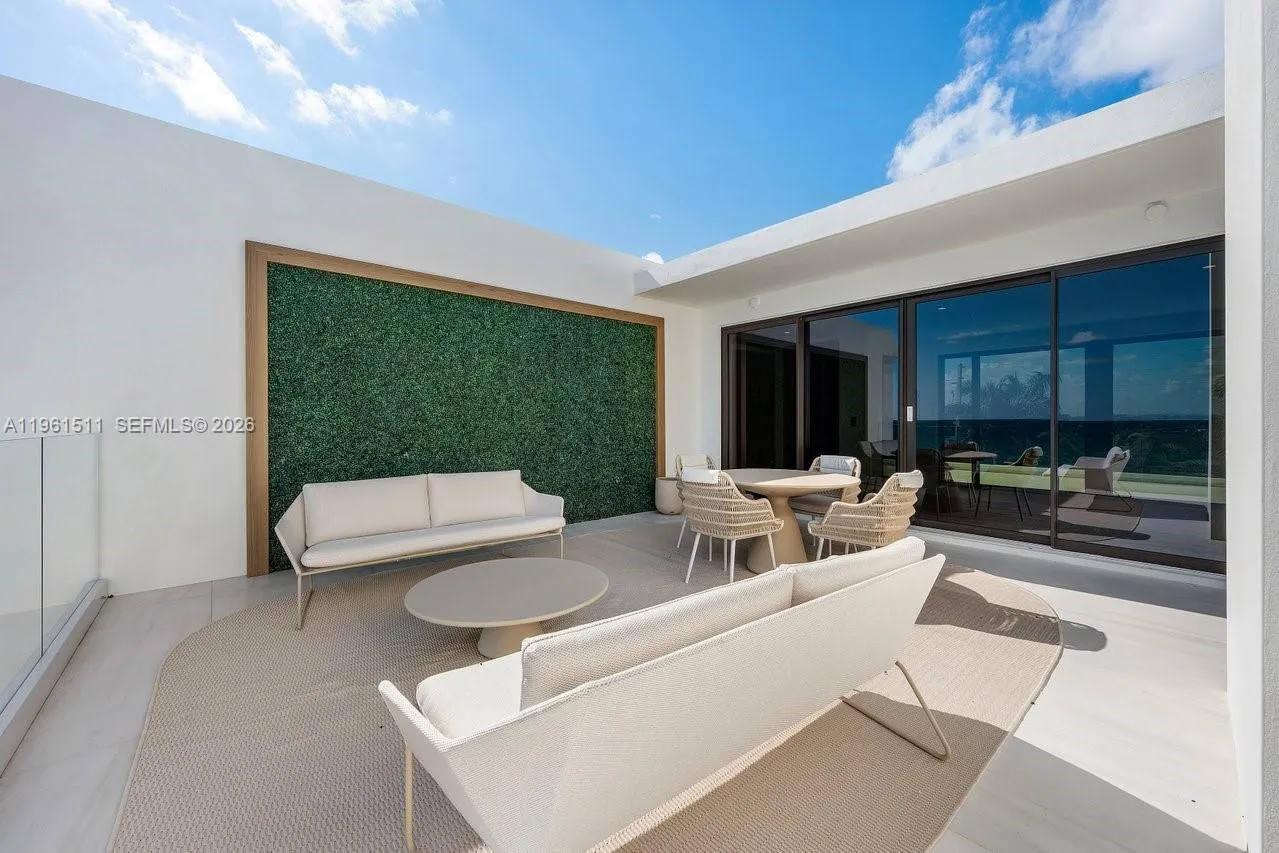 1107 Hillsboro Mile, Hillsboro Beach, Florida 3306, Hillsboro Beach, Florida 33062, 7 Bedrooms Bedrooms, ,8 BathroomsBathrooms,Residential,For Sale,1107 Hillsboro Mile, Hillsboro Beach, Florida 3306,A11961511