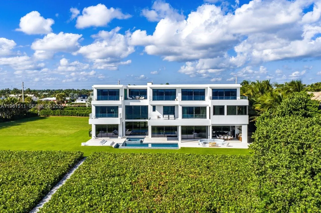 1107 Hillsboro Mile, Hillsboro Beach, Florida 3306, Hillsboro Beach, Florida 33062, 7 Bedrooms Bedrooms, ,8 BathroomsBathrooms,Residential,For Sale,1107 Hillsboro Mile, Hillsboro Beach, Florida 3306,A11961511