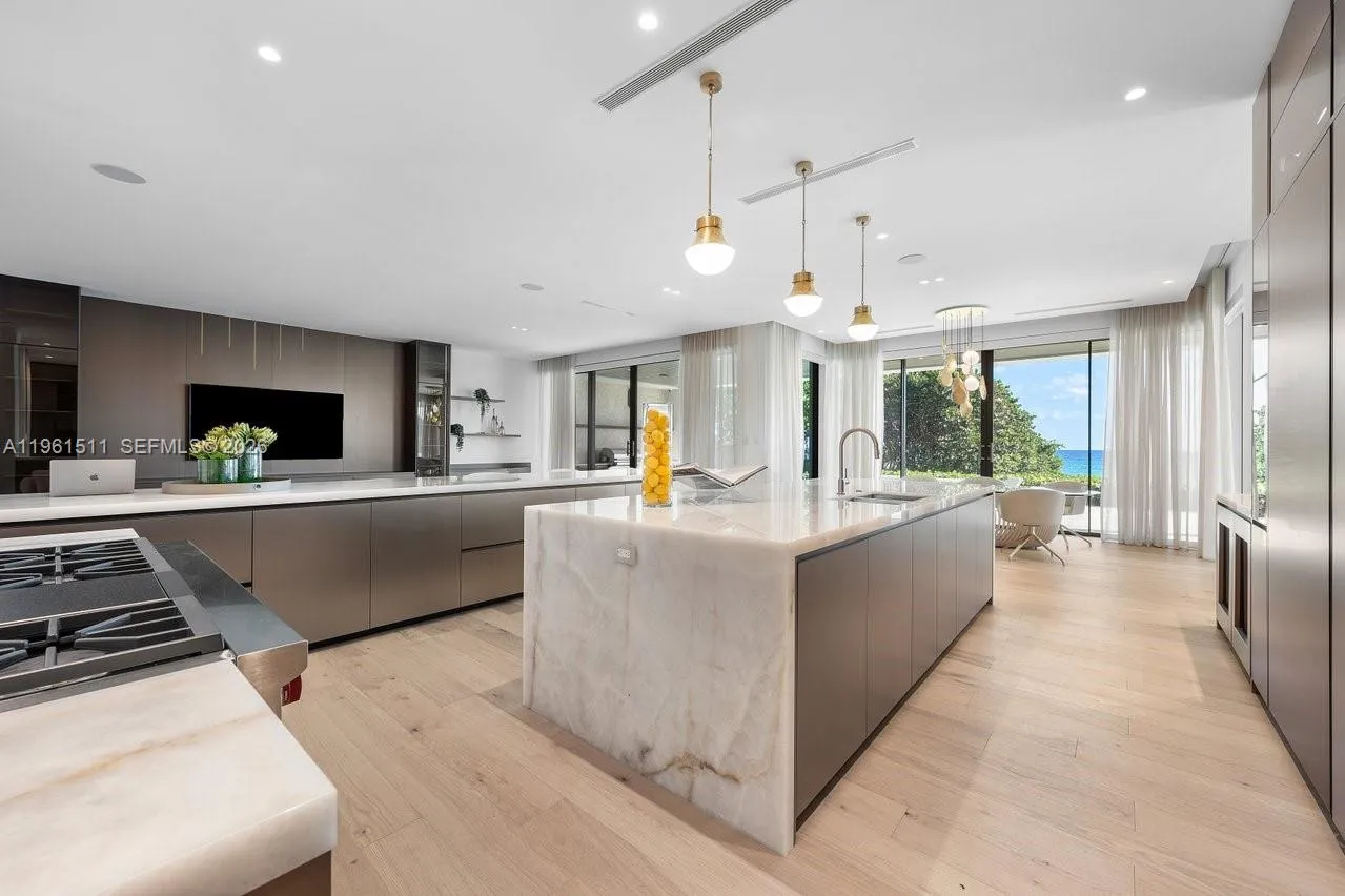 1107 Hillsboro Mile, Hillsboro Beach, Florida 3306, Hillsboro Beach, Florida 33062, 7 Bedrooms Bedrooms, ,8 BathroomsBathrooms,Residential,For Sale,1107 Hillsboro Mile, Hillsboro Beach, Florida 3306,A11961511