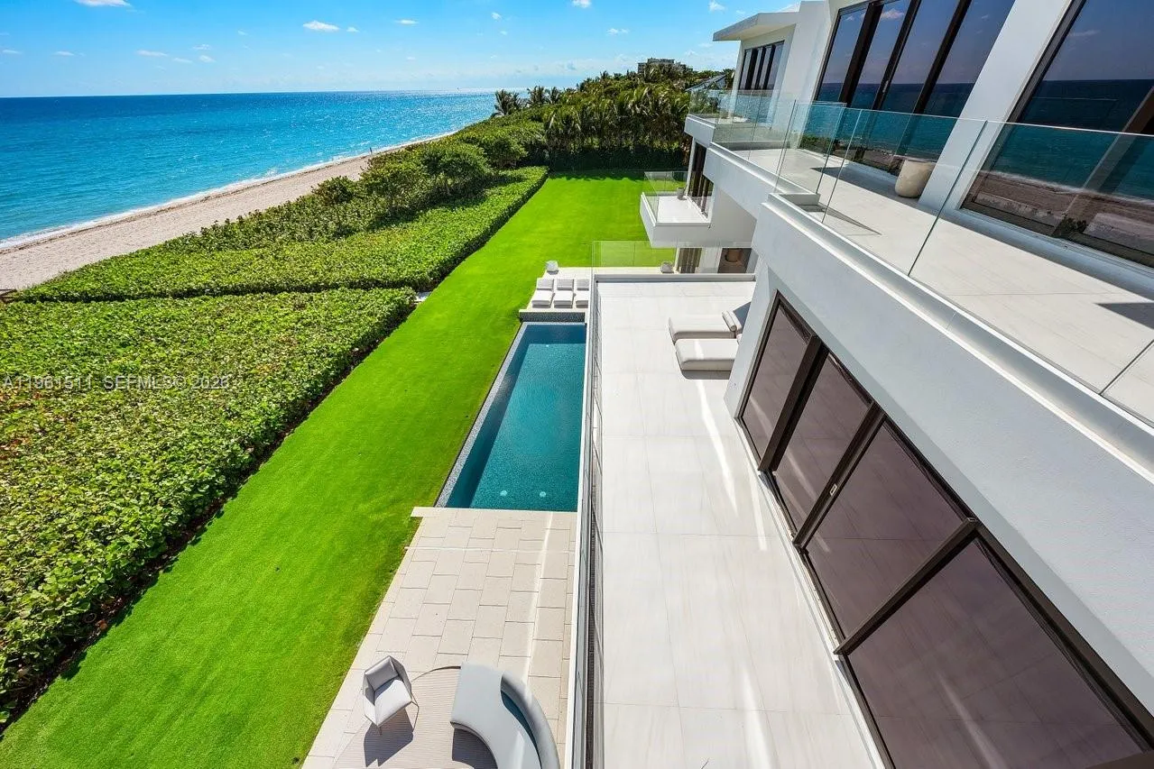 1107 Hillsboro Mile, Hillsboro Beach, Florida 3306, Hillsboro Beach, Florida 33062, 7 Bedrooms Bedrooms, ,8 BathroomsBathrooms,Residential,For Sale,1107 Hillsboro Mile, Hillsboro Beach, Florida 3306,A11961511