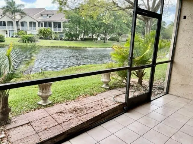 613 N University Dr 4, Plantation, Florida 33324, Plantation, Florida 33324, 3 Bedrooms Bedrooms, ,2 BathroomsBathrooms,Residential Lease,For Rent,613 N University Dr 4, Plantation, Florida 33324,A11966738