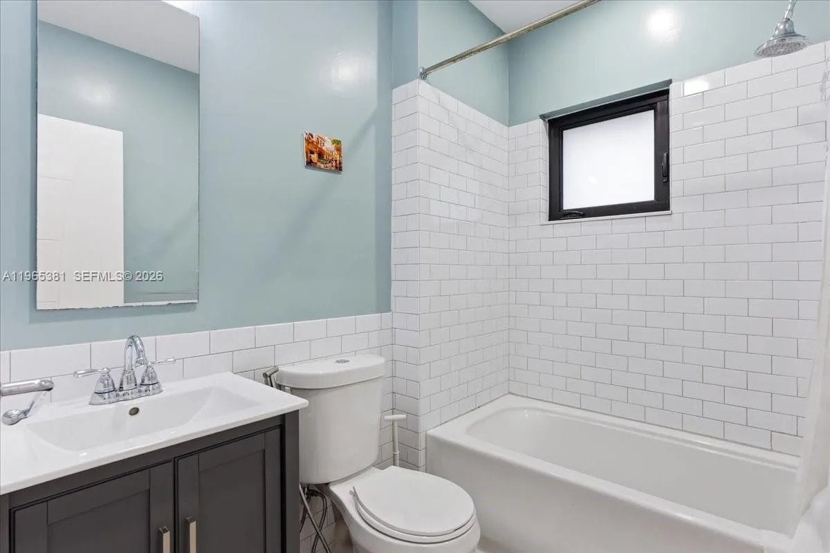 1737 Sw 10th St, Miami, Florida 33135, Miami, Florida 33135, 3 Bedrooms Bedrooms, ,2 BathroomsBathrooms,Residential,For Sale,1737 Sw 10th St, Miami, Florida 33135,A11965381