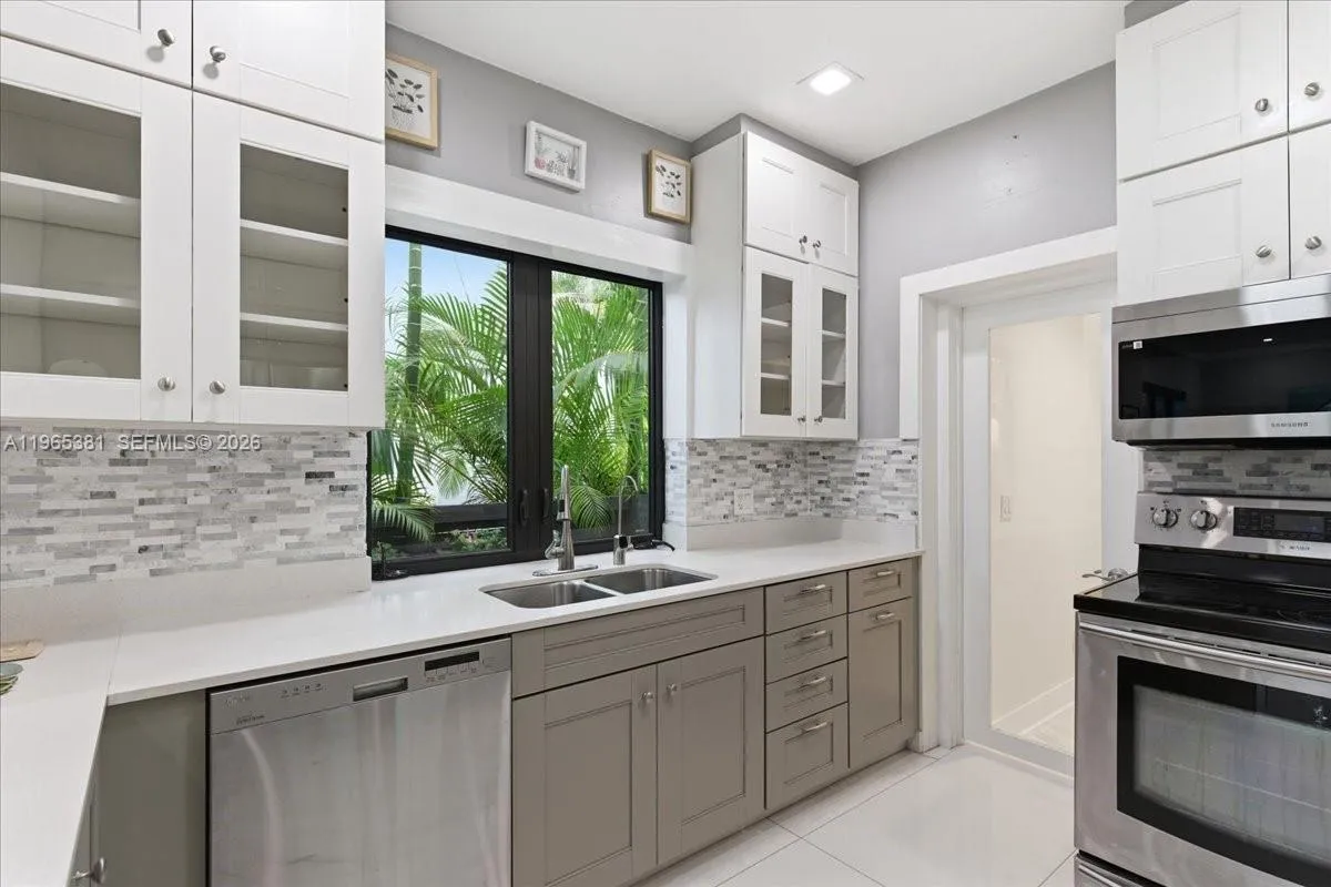 1737 Sw 10th St, Miami, Florida 33135, Miami, Florida 33135, 3 Bedrooms Bedrooms, ,2 BathroomsBathrooms,Residential,For Sale,1737 Sw 10th St, Miami, Florida 33135,A11965381