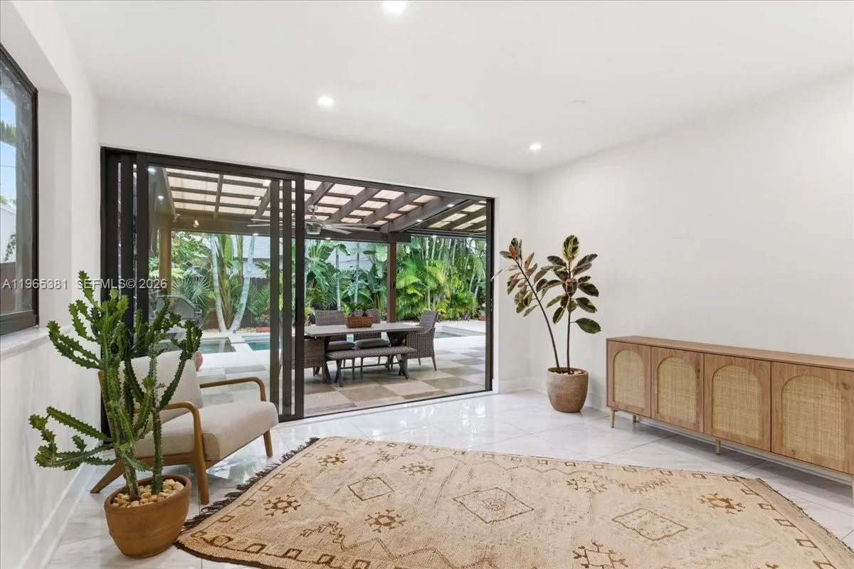 1737 Sw 10th St, Miami, Florida 33135, Miami, Florida 33135, 3 Bedrooms Bedrooms, ,2 BathroomsBathrooms,Residential,For Sale,1737 Sw 10th St, Miami, Florida 33135,A11965381
