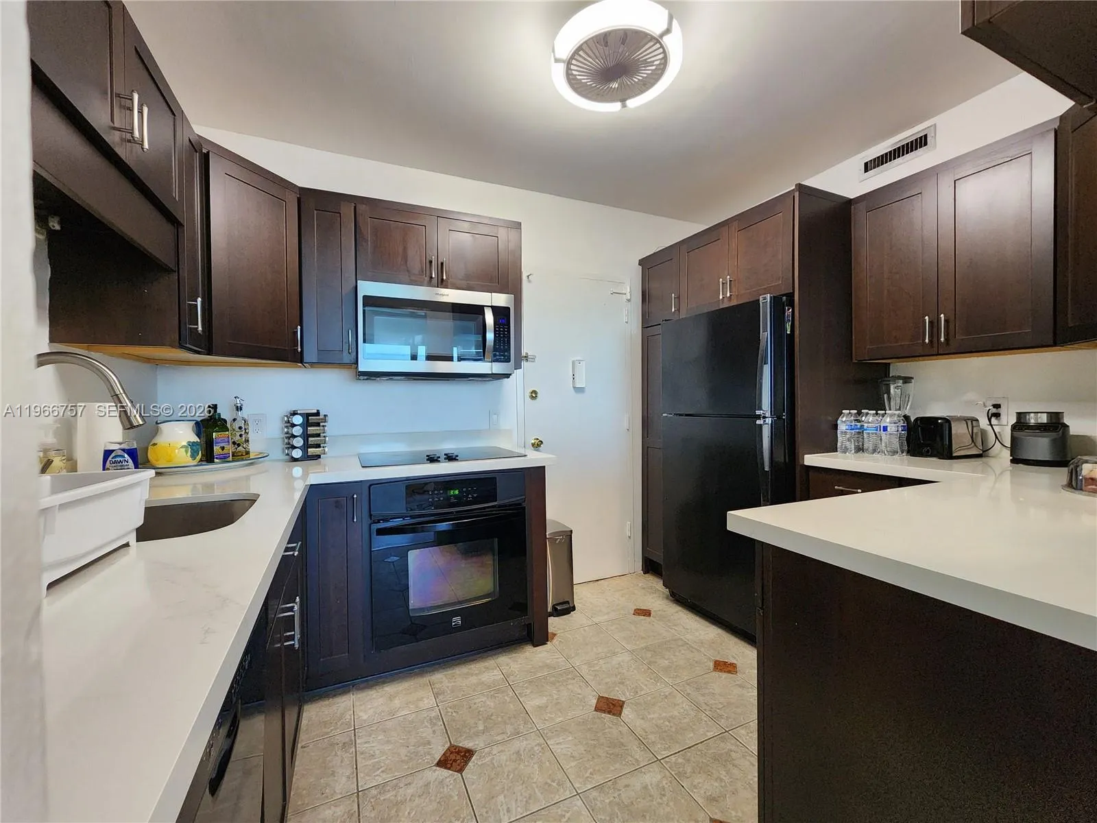 3505 S Ocean Dr 1020, Hollywood, Florida 33019, Hollywood, Florida 33019, 2 Bedrooms Bedrooms, ,2 BathroomsBathrooms,Residential Lease,For Rent,3505 S Ocean Dr 1020, Hollywood, Florida 33019,A11966757