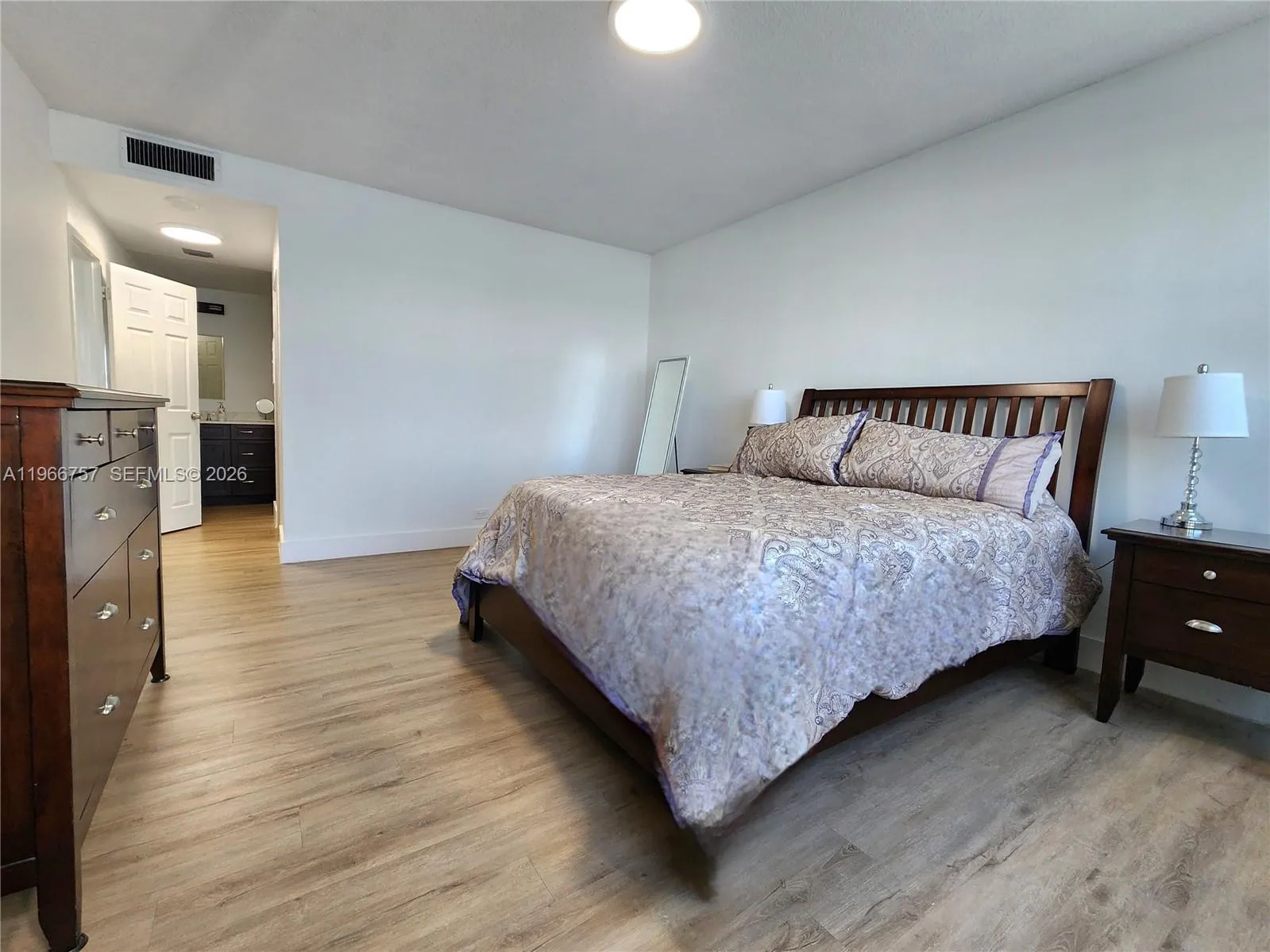 3505 S Ocean Dr 1020, Hollywood, Florida 33019, Hollywood, Florida 33019, 2 Bedrooms Bedrooms, ,2 BathroomsBathrooms,Residential Lease,For Rent,3505 S Ocean Dr 1020, Hollywood, Florida 33019,A11966757