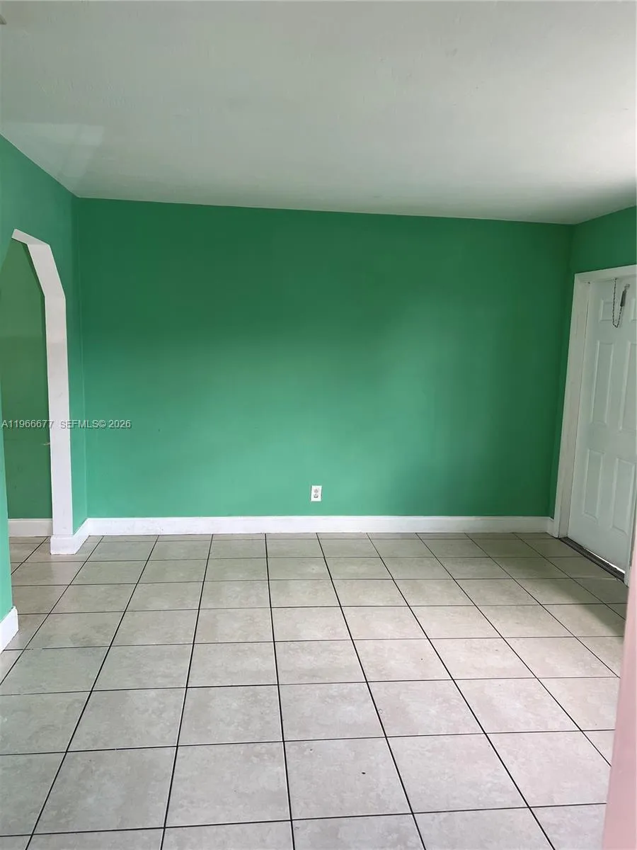 1013 Foster Rd 1, Hallandale Beach, Florida 33009, Hallandale Beach, Florida 33009, 2 Bedrooms Bedrooms, ,1 BathroomBathrooms,Residential Lease,For Rent,1013 Foster Rd 1, Hallandale Beach, Florida 33009,A11966677