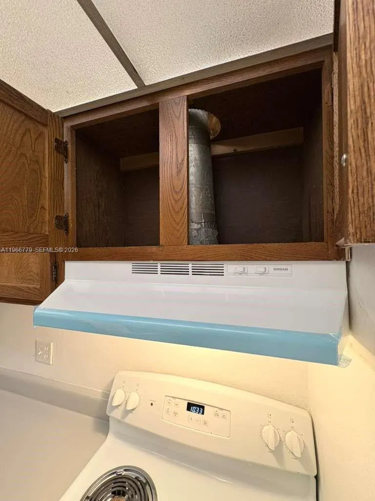 3690 Inverrary Dr 1k, Lauderhill, Florida 33319, Lauderhill, Florida 33319, 1 Bedroom Bedrooms, ,1 BathroomBathrooms,Residential Lease,For Rent,3690 Inverrary Dr 1k, Lauderhill, Florida 33319,A11966779