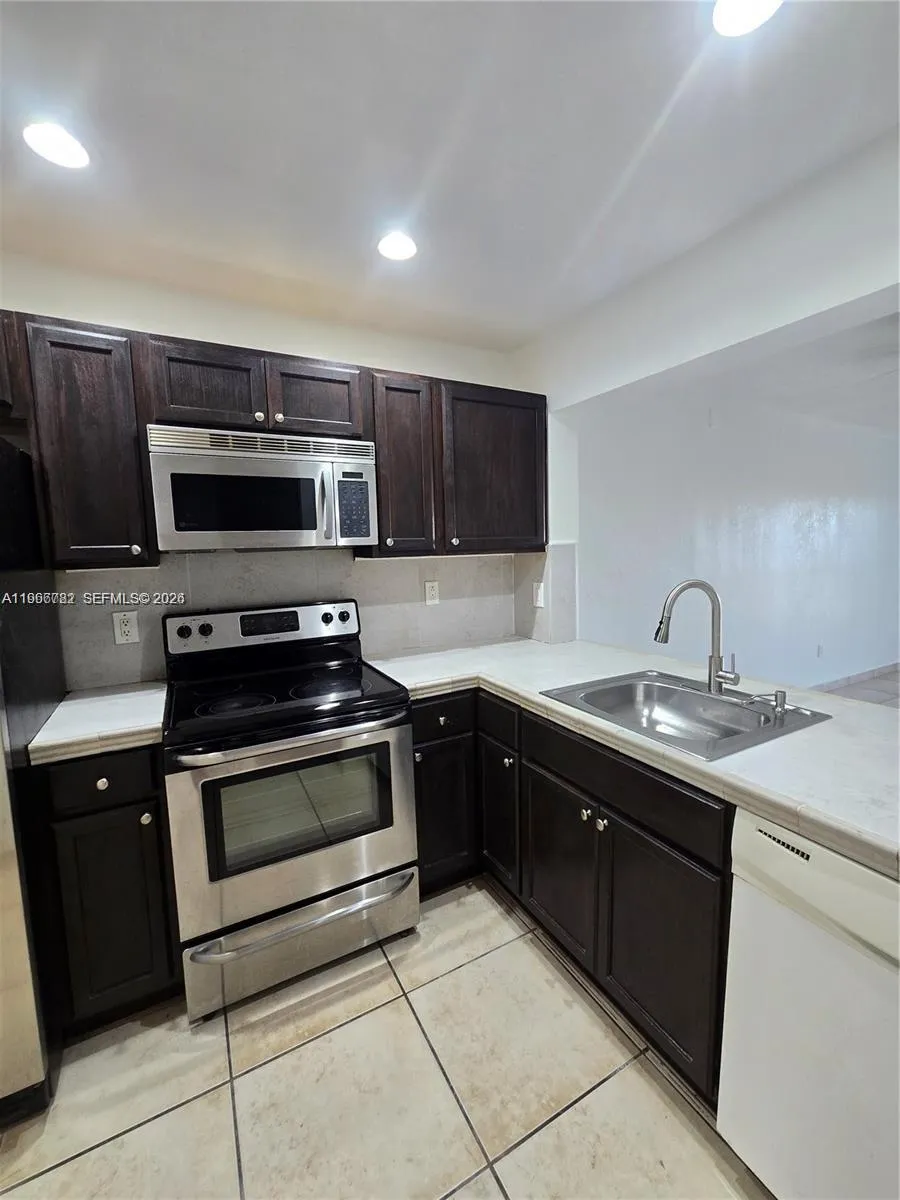 911 Ne 209th Ter 204-27, Miami, Florida 33179, Miami, Florida 33179, 2 Bedrooms Bedrooms, ,2 BathroomsBathrooms,Residential Lease,For Rent,911 Ne 209th Ter 204-27, Miami, Florida 33179,A11966782
