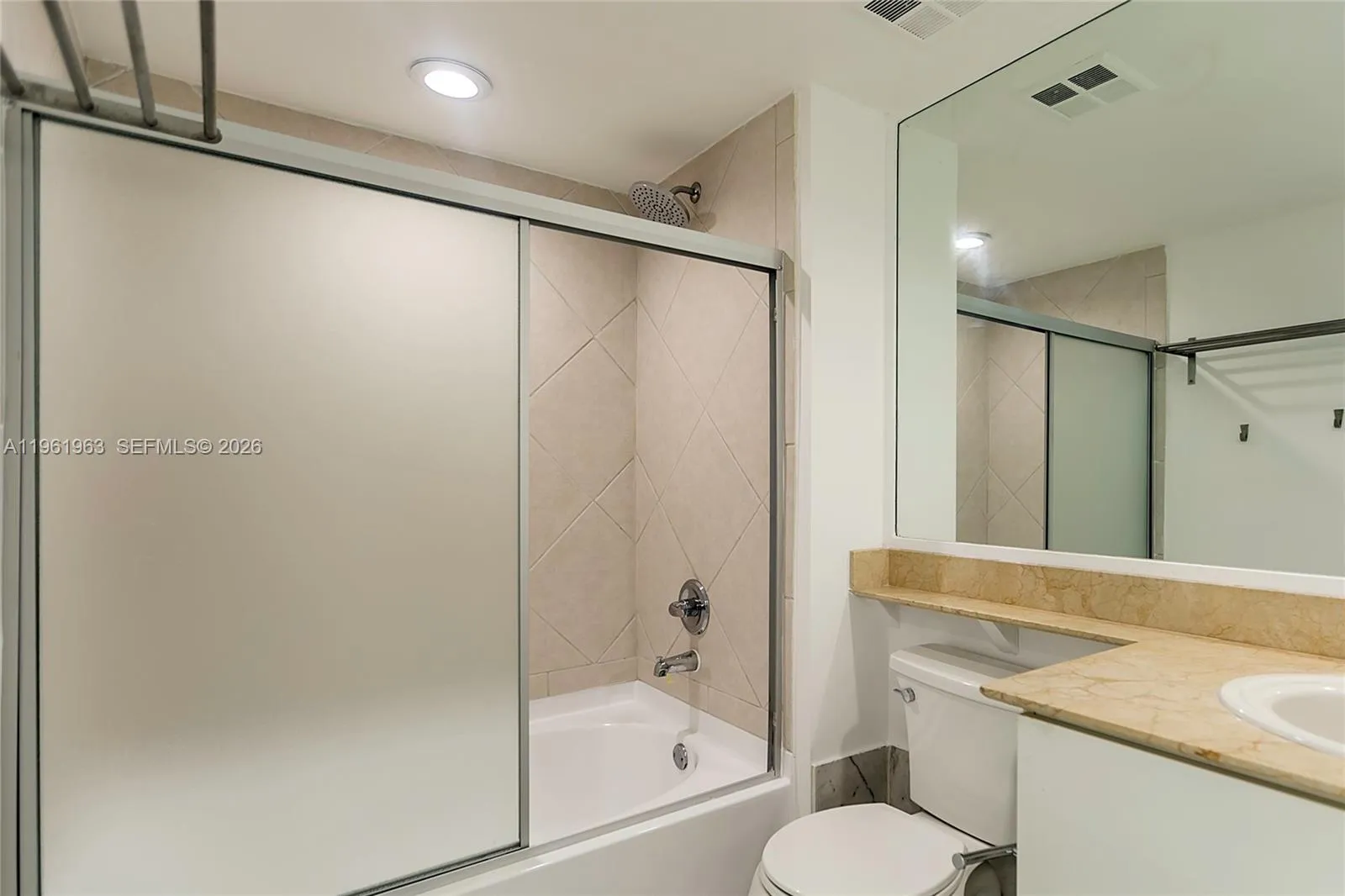 335 S Biscayne Bl 3210, Miami, Florida 33131, Miami, Florida 33131, 1 Bedroom Bedrooms, ,1 BathroomBathrooms,Residential Lease,For Rent,335 S Biscayne Bl 3210, Miami, Florida 33131,A11961963
