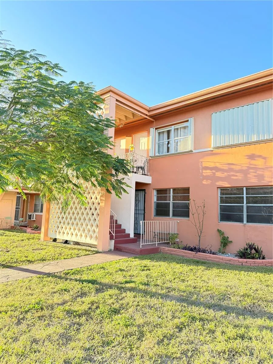 3411 Sw 11th St 3b, Miami, Florida 33135, Miami, Florida 33135, 2 Bedrooms Bedrooms, ,1 BathroomBathrooms,Residential,For Sale,3411 Sw 11th St 3b, Miami, Florida 33135,A11964409
