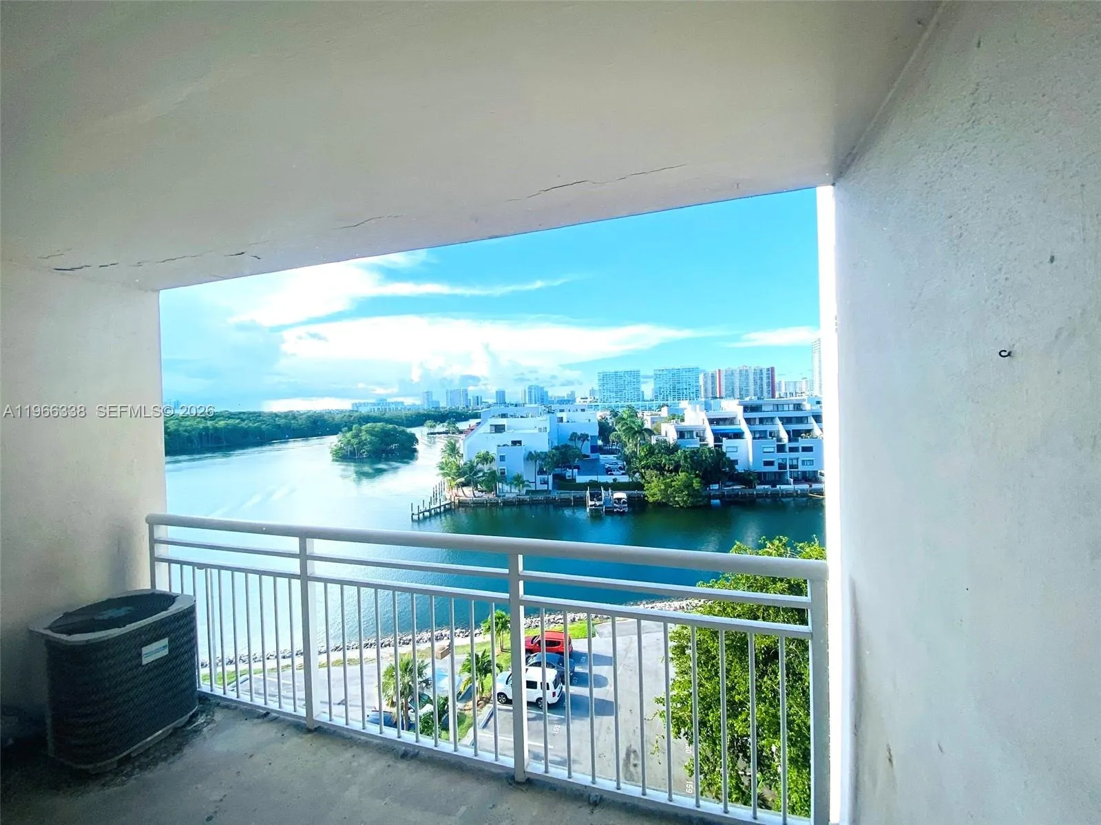400 Kings Point Dr 718, Sunny Isles Beach, Florida, Sunny Isles Beach, Florida 33160, 1 Bedroom Bedrooms, ,1 BathroomBathrooms,Residential Lease,For Rent,400 Kings Point Dr 718, Sunny Isles Beach, Florida,A11966338