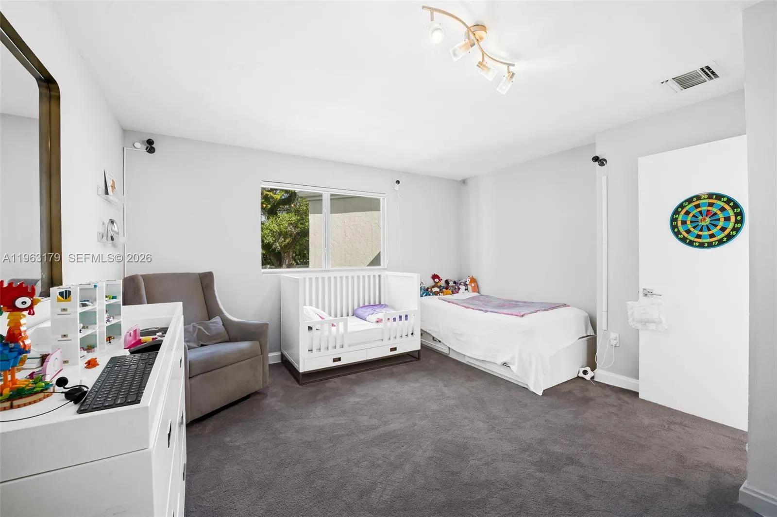 1961 S Oak Haven Cir, Miami, Florida 33179, Miami, Florida 33179, 5 Bedrooms Bedrooms, ,4 BathroomsBathrooms,Residential,For Sale,1961 S Oak Haven Cir, Miami, Florida 33179,A11963179