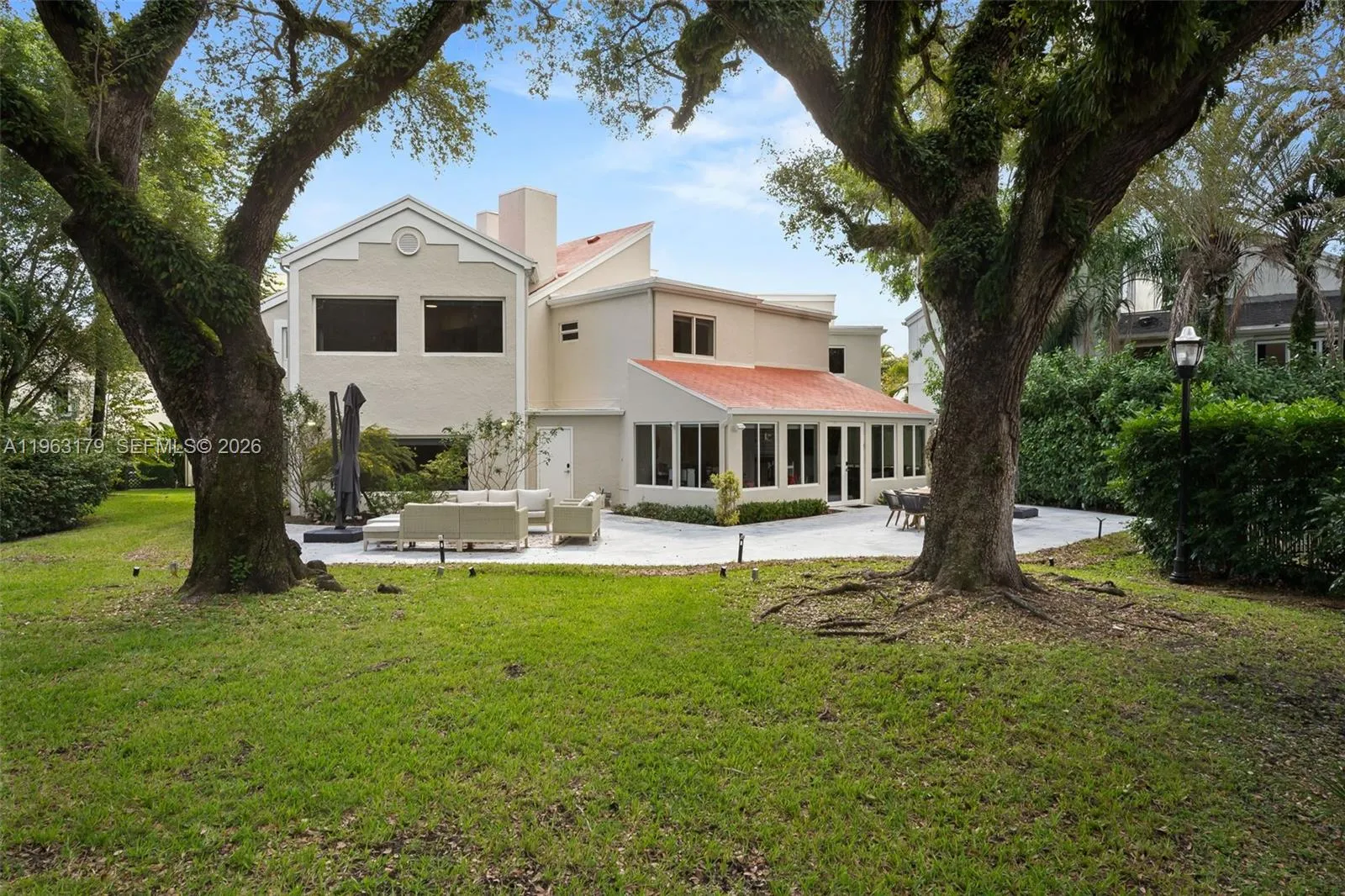 1961 S Oak Haven Cir, Miami, Florida 33179, Miami, Florida 33179, 5 Bedrooms Bedrooms, ,4 BathroomsBathrooms,Residential,For Sale,1961 S Oak Haven Cir, Miami, Florida 33179,A11963179