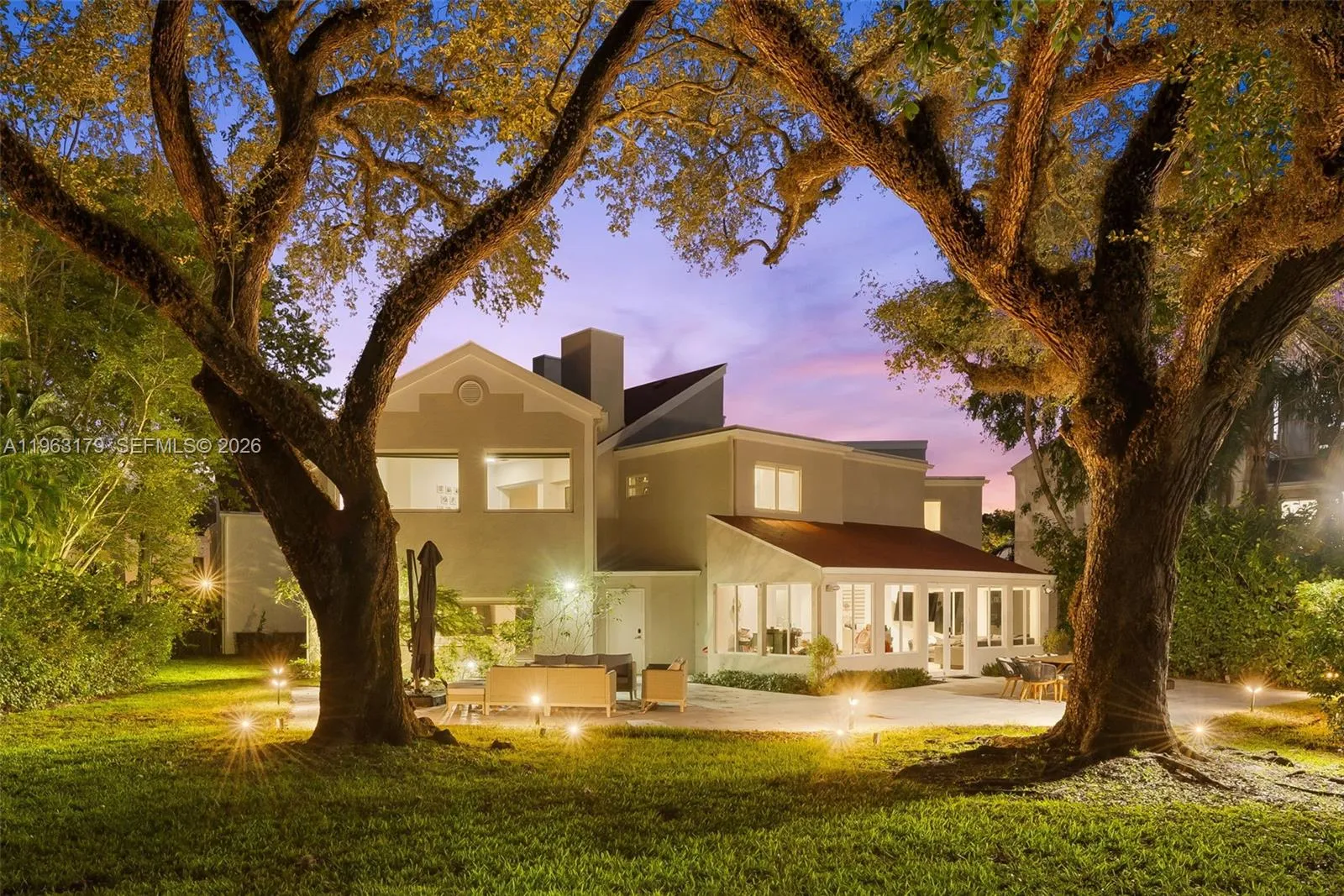 1961 S Oak Haven Cir, Miami, Florida 33179, Miami, Florida 33179, 5 Bedrooms Bedrooms, ,4 BathroomsBathrooms,Residential,For Sale,1961 S Oak Haven Cir, Miami, Florida 33179,A11963179