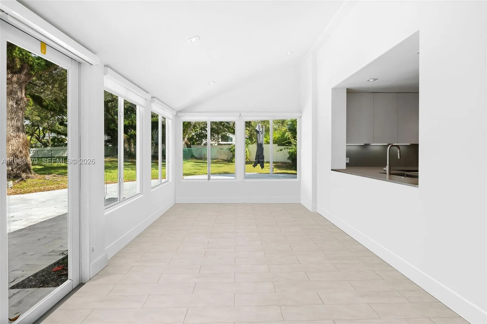 1961 S Oak Haven Cir, Miami, Florida 33179, Miami, Florida 33179, 5 Bedrooms Bedrooms, ,4 BathroomsBathrooms,Residential,For Sale,1961 S Oak Haven Cir, Miami, Florida 33179,A11963179