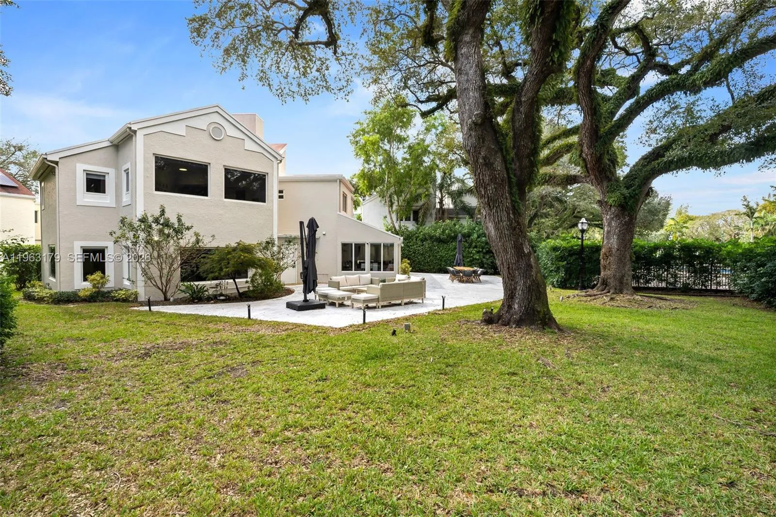 1961 S Oak Haven Cir, Miami, Florida 33179, Miami, Florida 33179, 5 Bedrooms Bedrooms, ,4 BathroomsBathrooms,Residential,For Sale,1961 S Oak Haven Cir, Miami, Florida 33179,A11963179